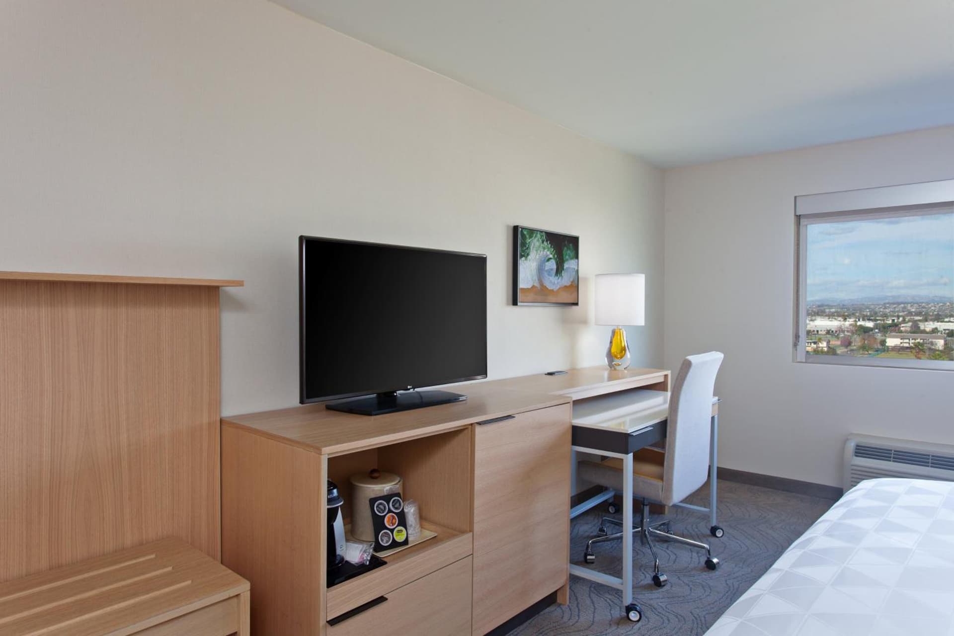 Holiday Inn Los Angeles - LAX Airport by IHG gallery photo in Los Angeles, CA — image 5