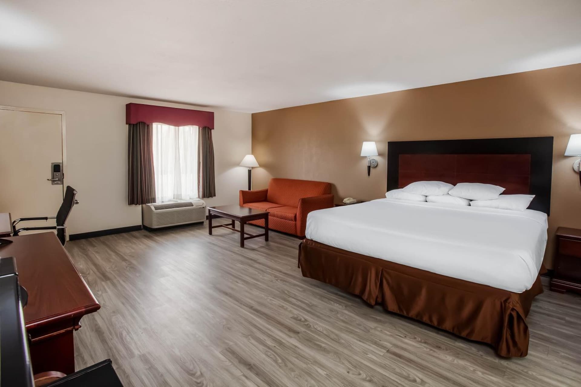 Days Inn & Suites by Wyndham Tyler gallery photo in Tyler, TX — image 28