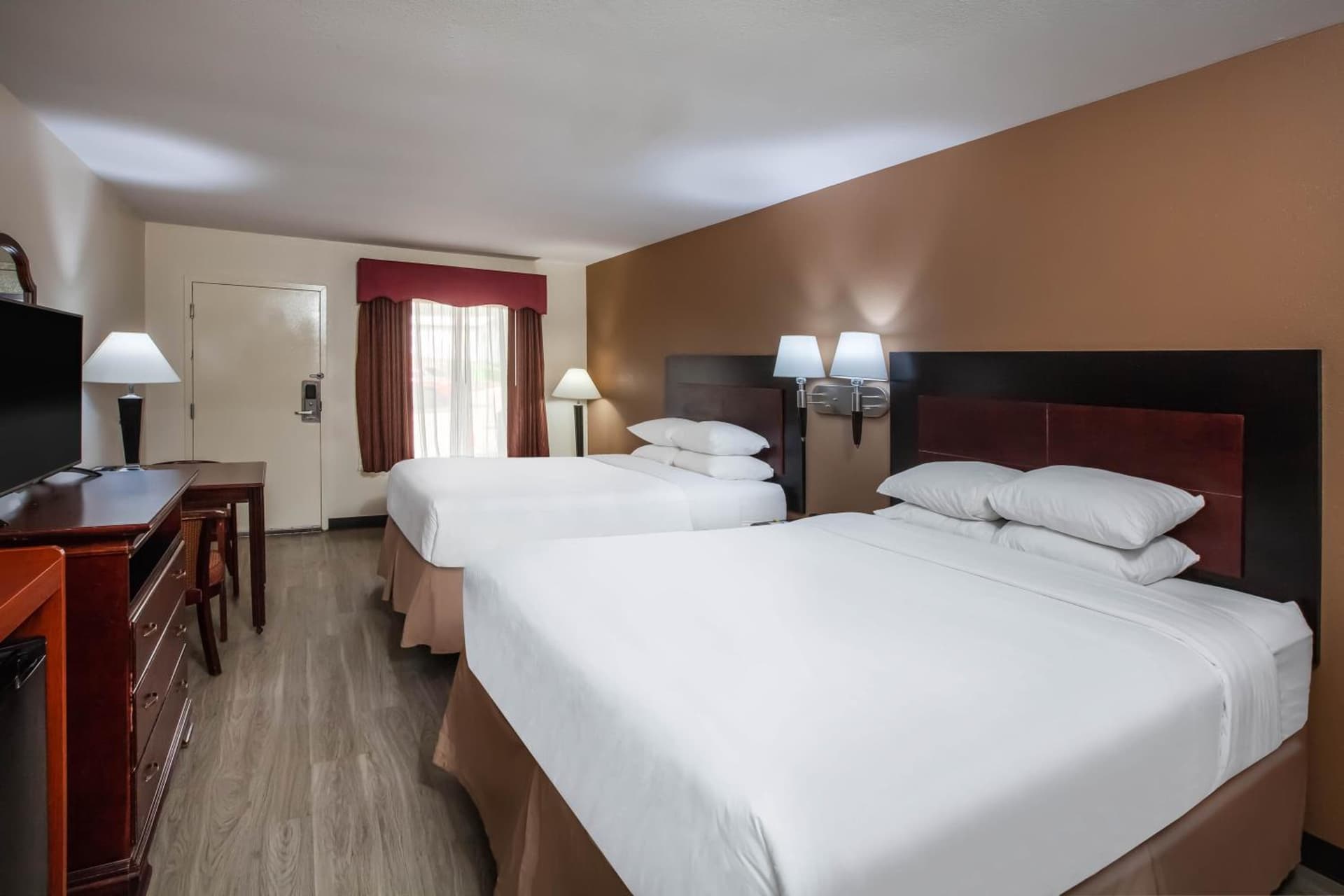 Days Inn & Suites by Wyndham Tyler gallery photo in Tyler, TX — image 39
