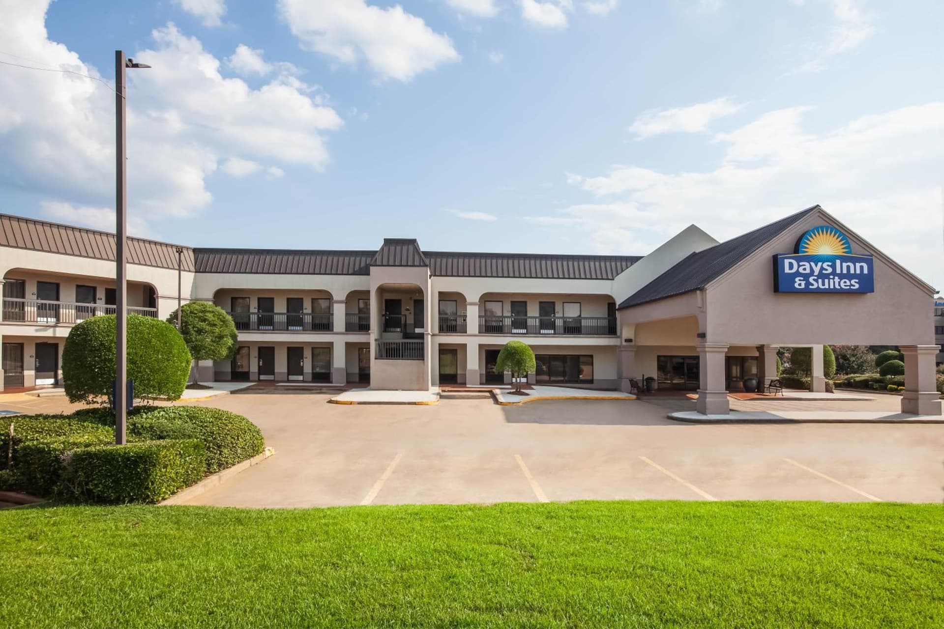 Days Inn & Suites by Wyndham Tyler gallery photo in Tyler, TX — image 22