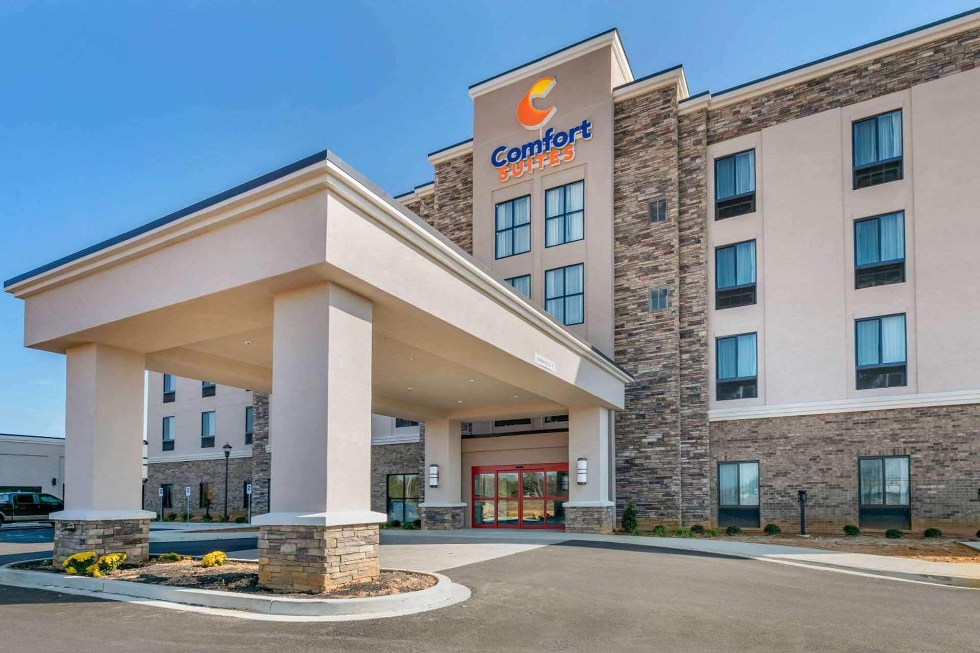 Comfort Suites North Tupelo featured exterior or lobby in Tupelo, MS — similar hotel