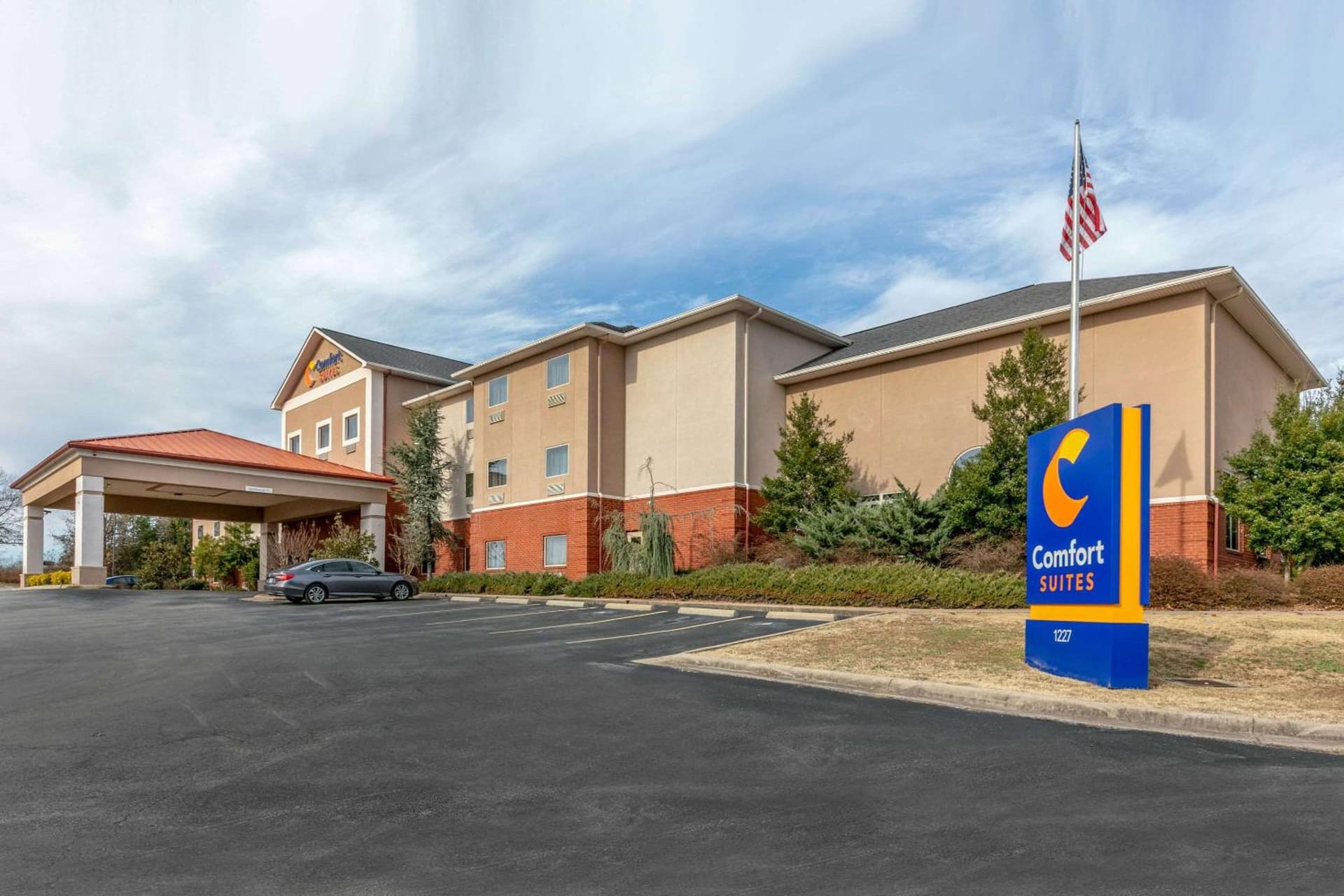 Comfort Suites Batesville featured exterior or lobby in Batesville, AR — similar hotel