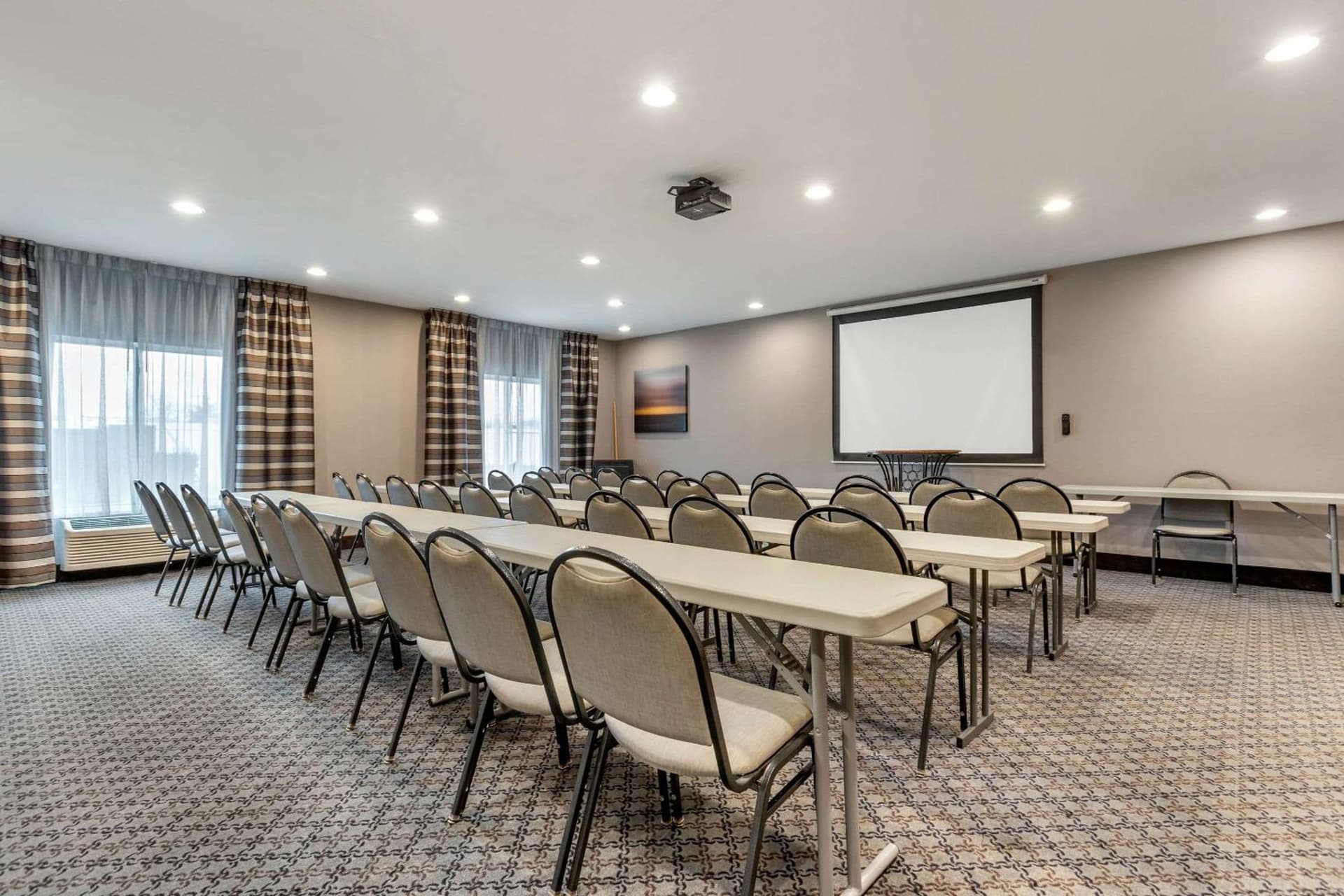 Comfort Suites Southgate-Detroit property views in Southgate, MI — gallery photo 3