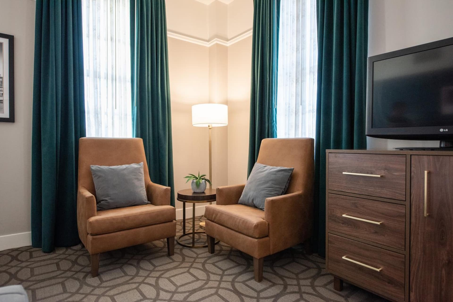 Magnolia Hotel Omaha gallery photo in Omaha, NE — image 71