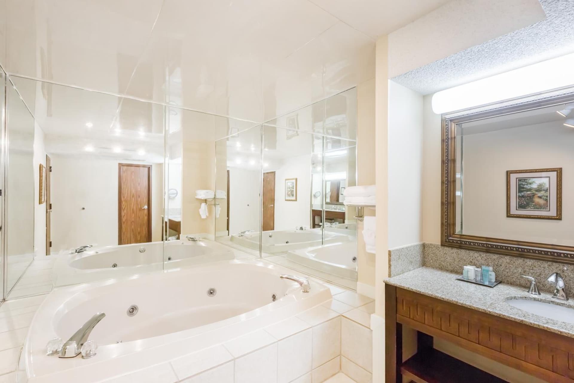 Wyndham Riverfront Hotel gallery photo in Little Rock, AR — image 79