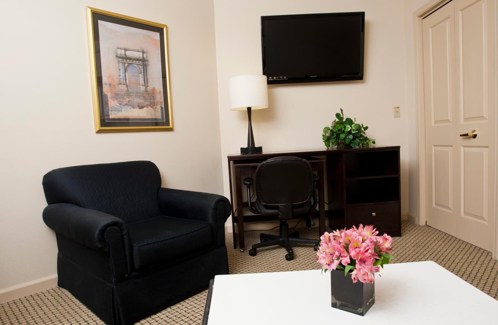 Bella Vista Suites Lake Geneva gallery photo in Lake Geneva, WI — image 16