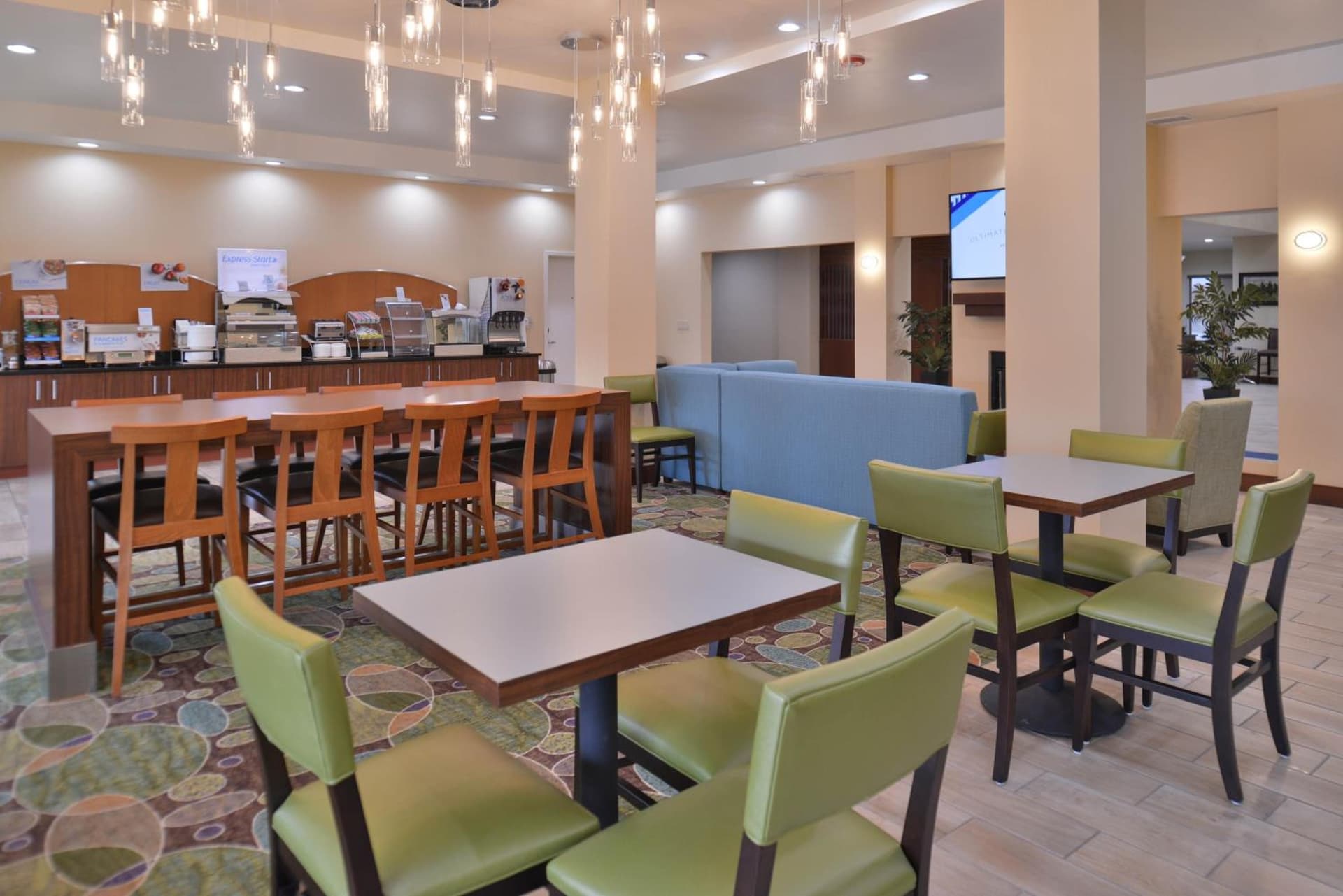 Holiday Inn Express & Suites Dearborn SW - Detroit Area by IHG gallery photo in Dearborn, MI — image 15