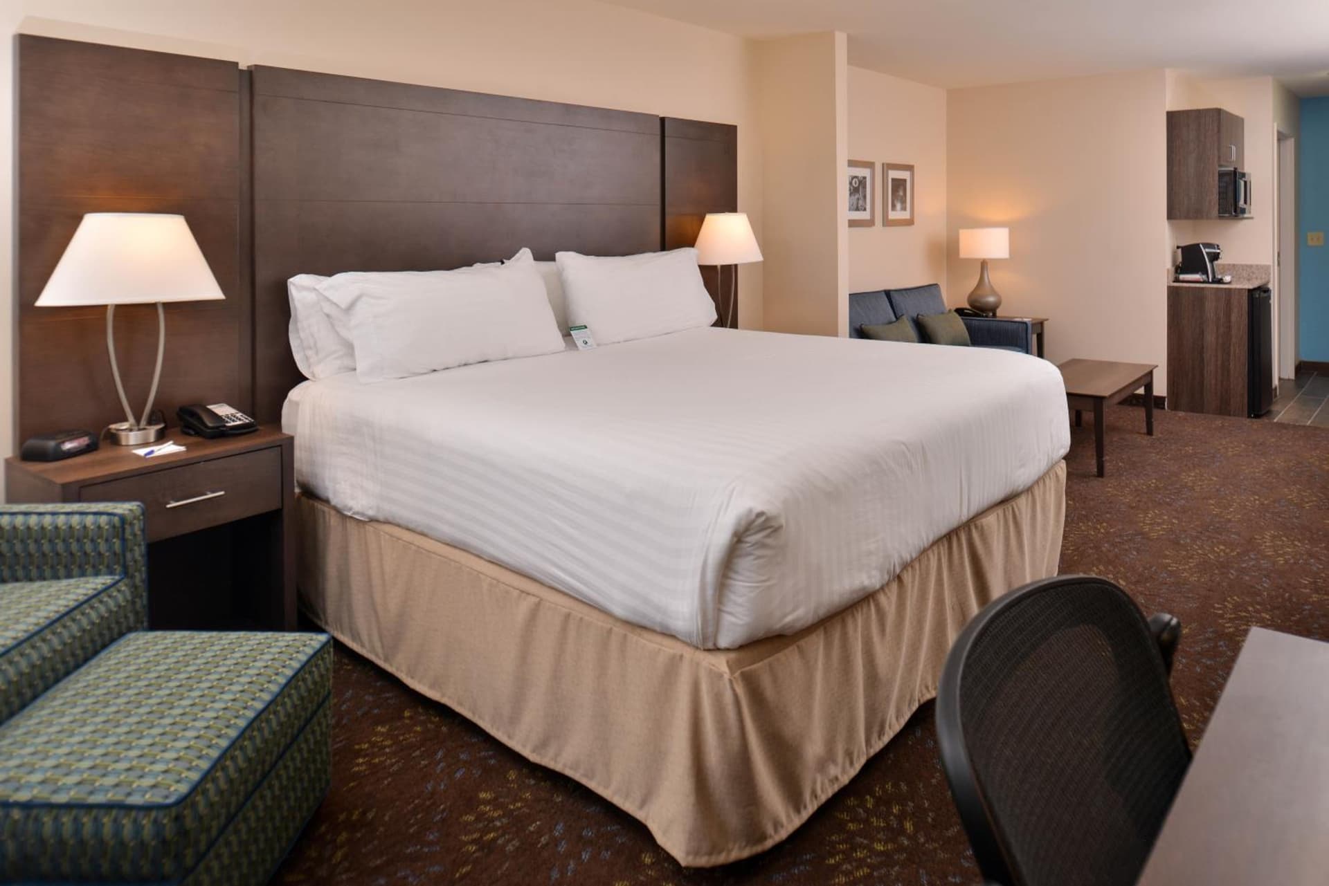 Holiday Inn Express & Suites Dearborn SW - Detroit Area by IHG gallery photo in Dearborn, MI — image 13