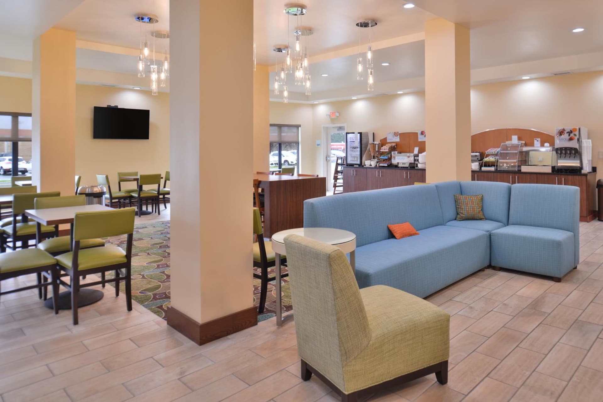 Holiday Inn Express & Suites Dearborn SW - Detroit Area by IHG gallery photo in Dearborn, MI — image 8