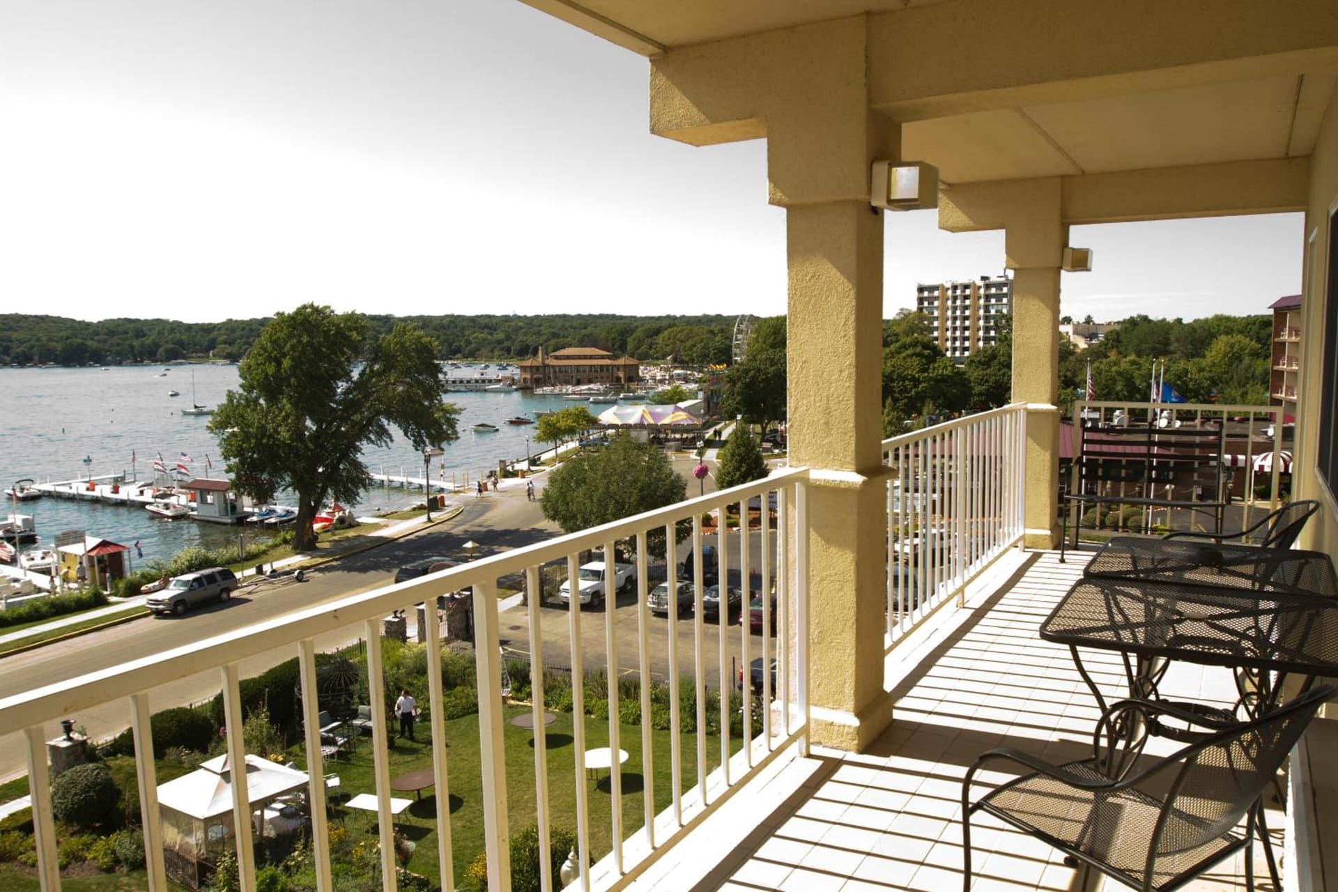 Bella Vista Suites Lake Geneva gallery photo in Lake Geneva, WI — image 25
