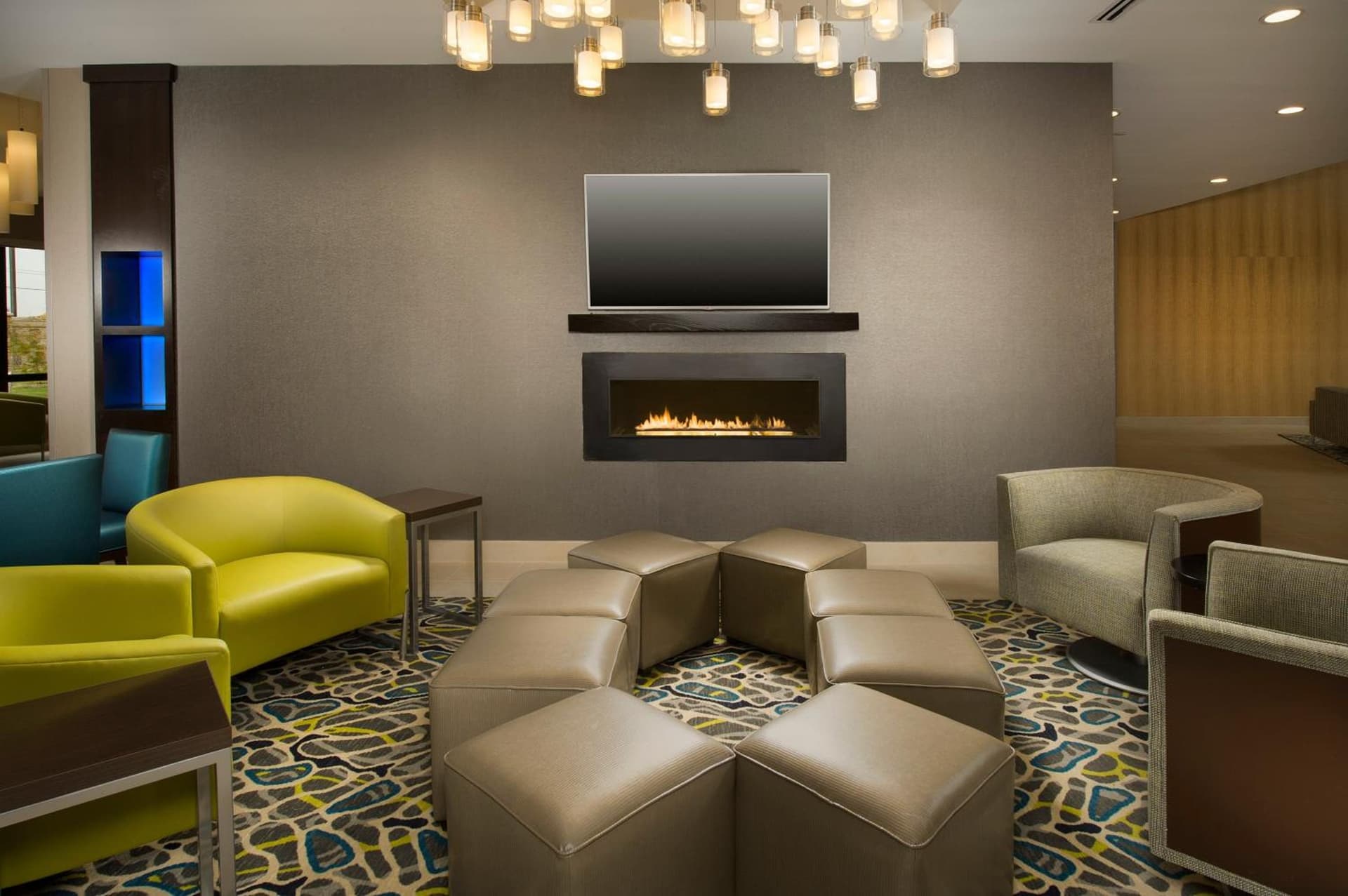 Holiday Inn Express Hotel & Suites Waco South by IHG interior in Waco, TX — gallery photo 2