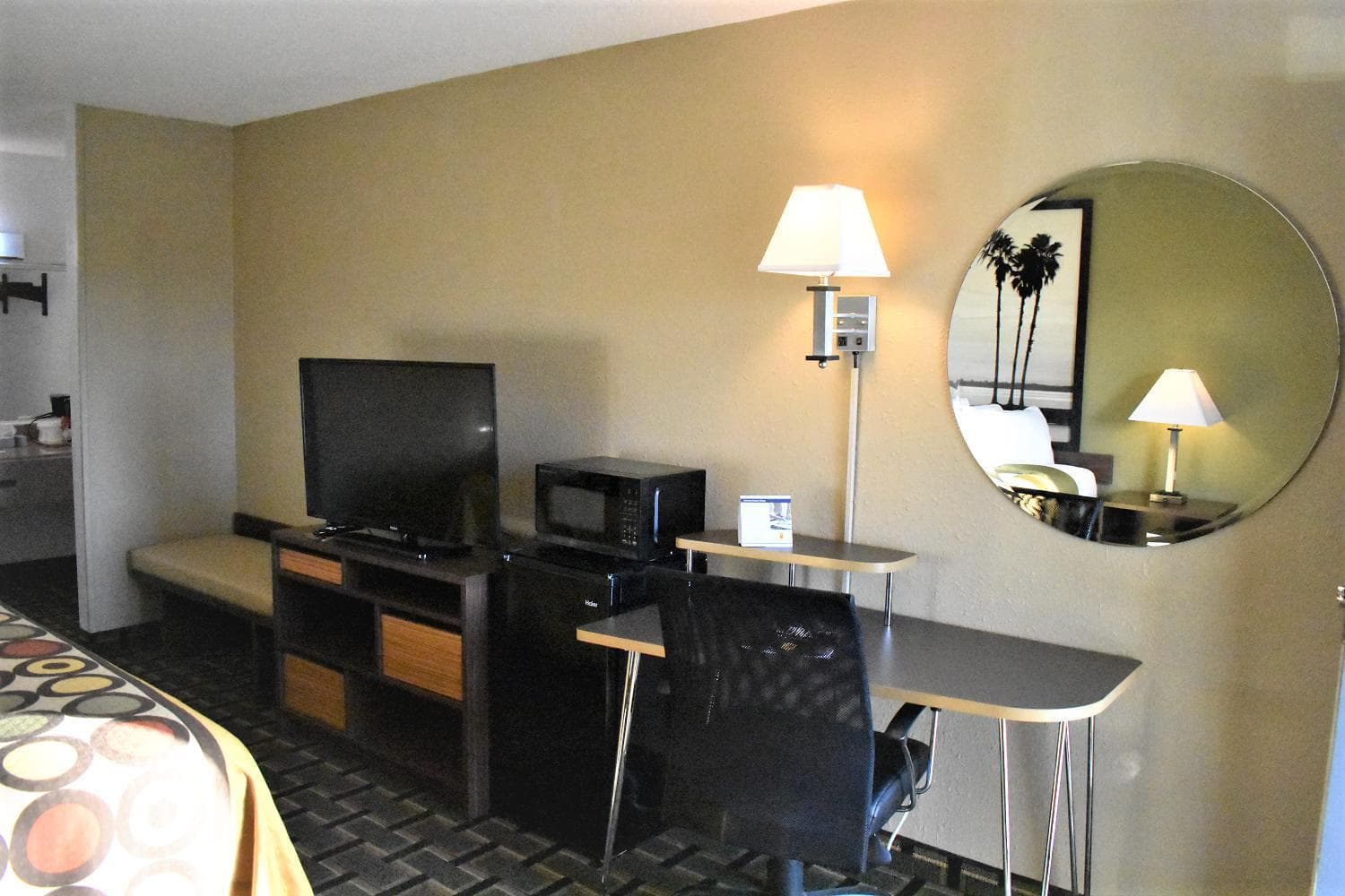 Super 8 by Wyndham Ocala I-75 gallery photo in Ocala, FL — image 11