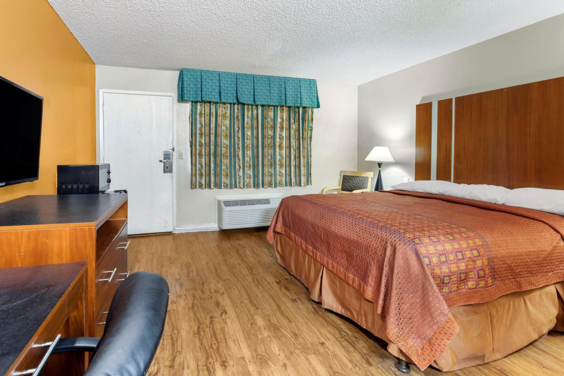 Riverside Inn & Suites gallery photo in Riverside, CA — image 30