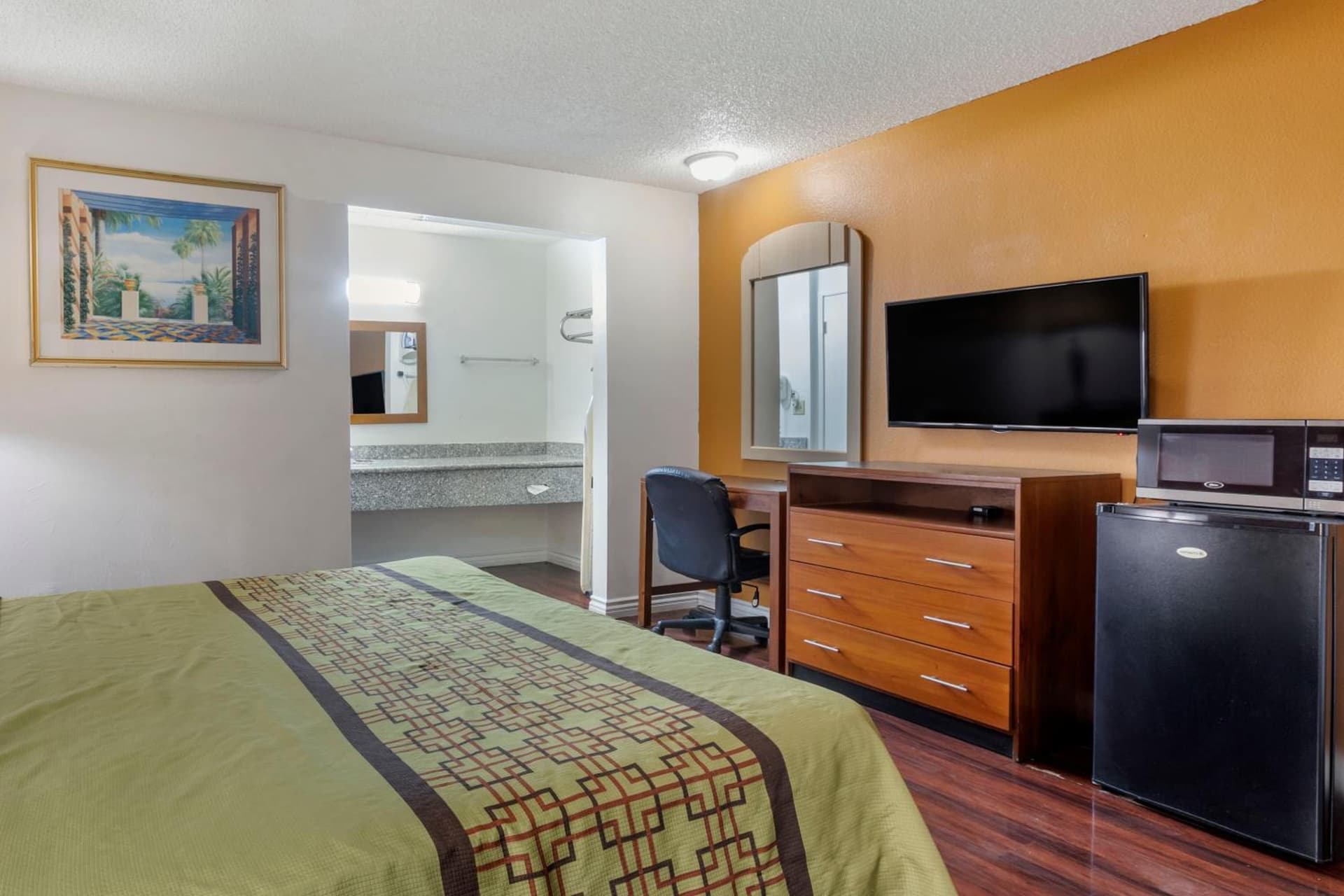 Riverside Inn & Suites gallery photo in Riverside, CA — image 14