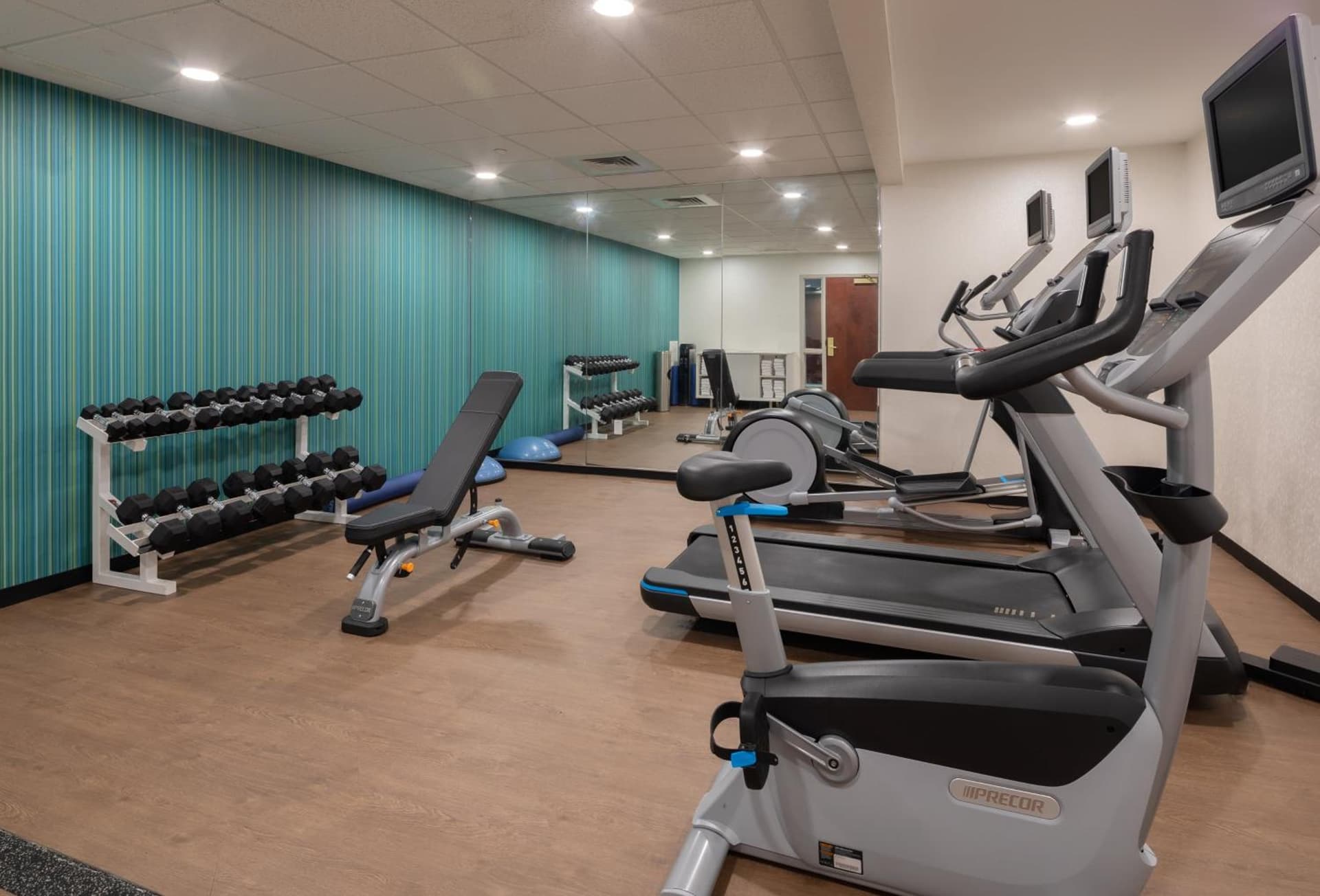 Holiday Inn Express & Suites Bradley Airport by IHG gallery photo in Windsor Locks — image 23