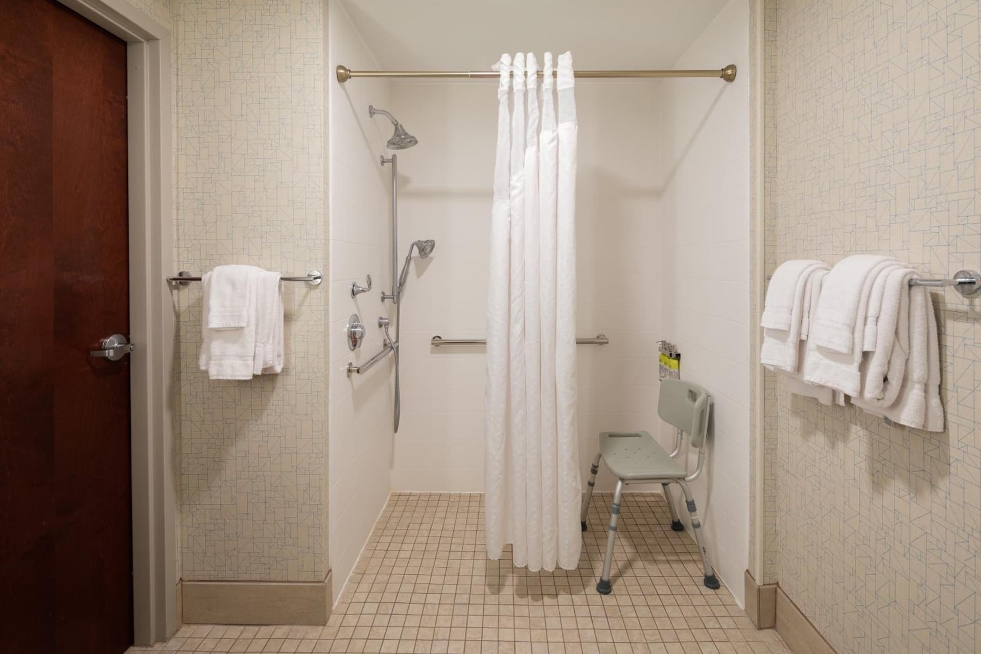 Holiday Inn Express & Suites Bradley Airport by IHG gallery photo in Windsor Locks — image 17