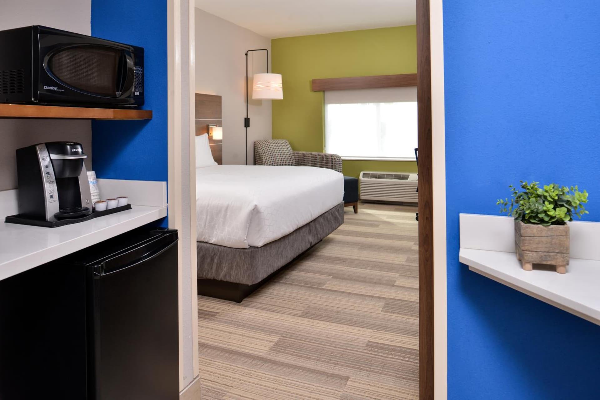 Holiday Inn Express & Suites Alachua - Gainesville Area by IHG gallery photo in Alachua, FL — image 30