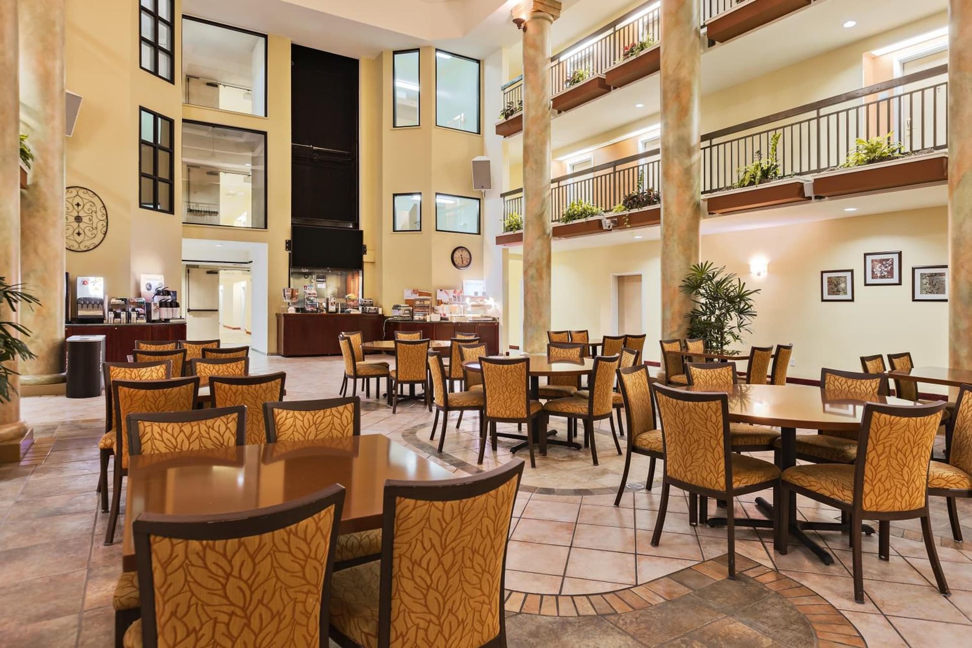Holiday Inn Express Hotel & Suites San Jose-Morgan Hill by IHG gallery photo in Morgan Hill, CA — image 44