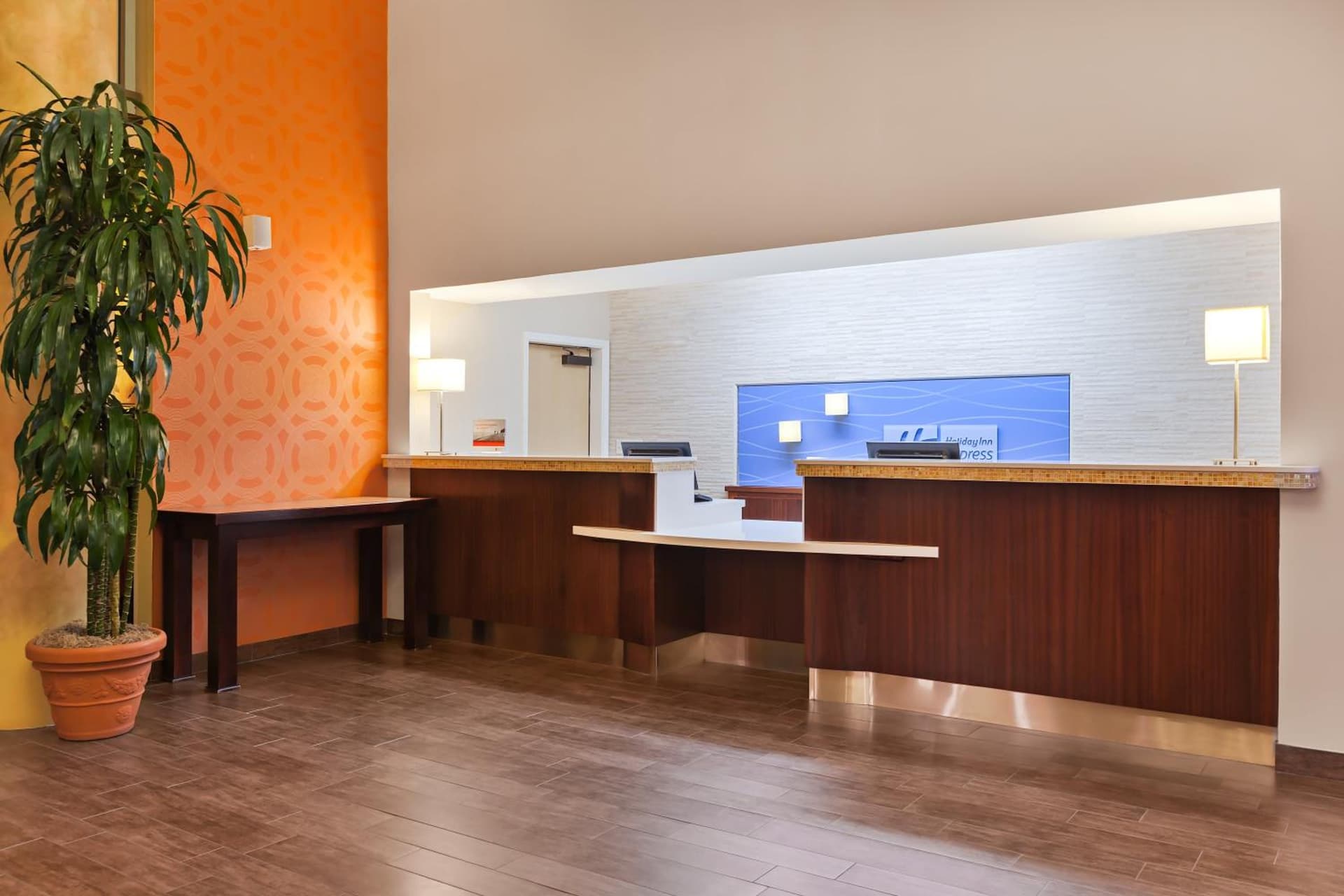 Holiday Inn Express Hotel & Suites San Jose-Morgan Hill by IHG interior in Morgan Hill, CA — gallery photo 2