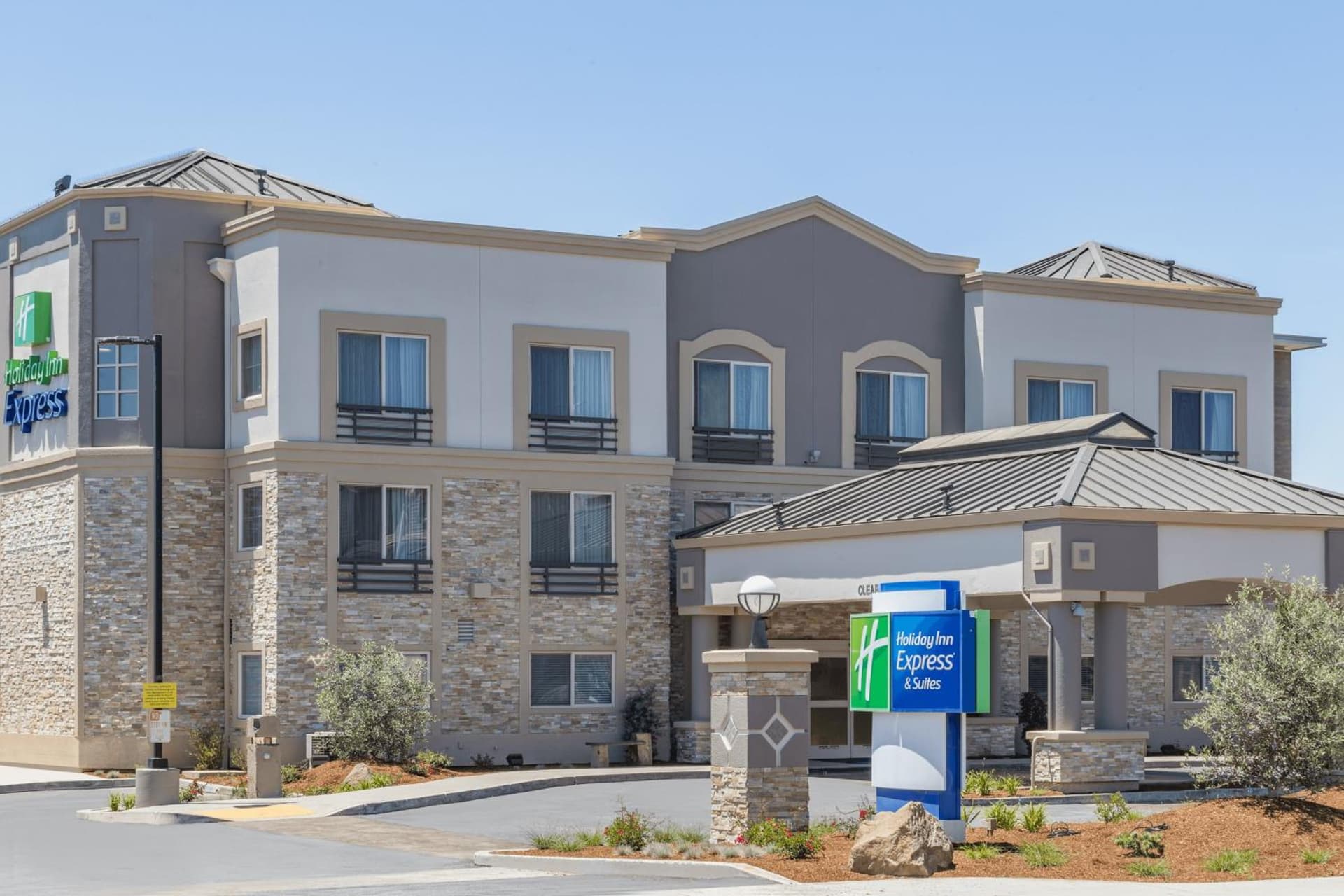 Holiday Inn Express Hotel & Suites San Jose-Morgan Hill by IHG gallery photo in Morgan Hill, CA — image 14
