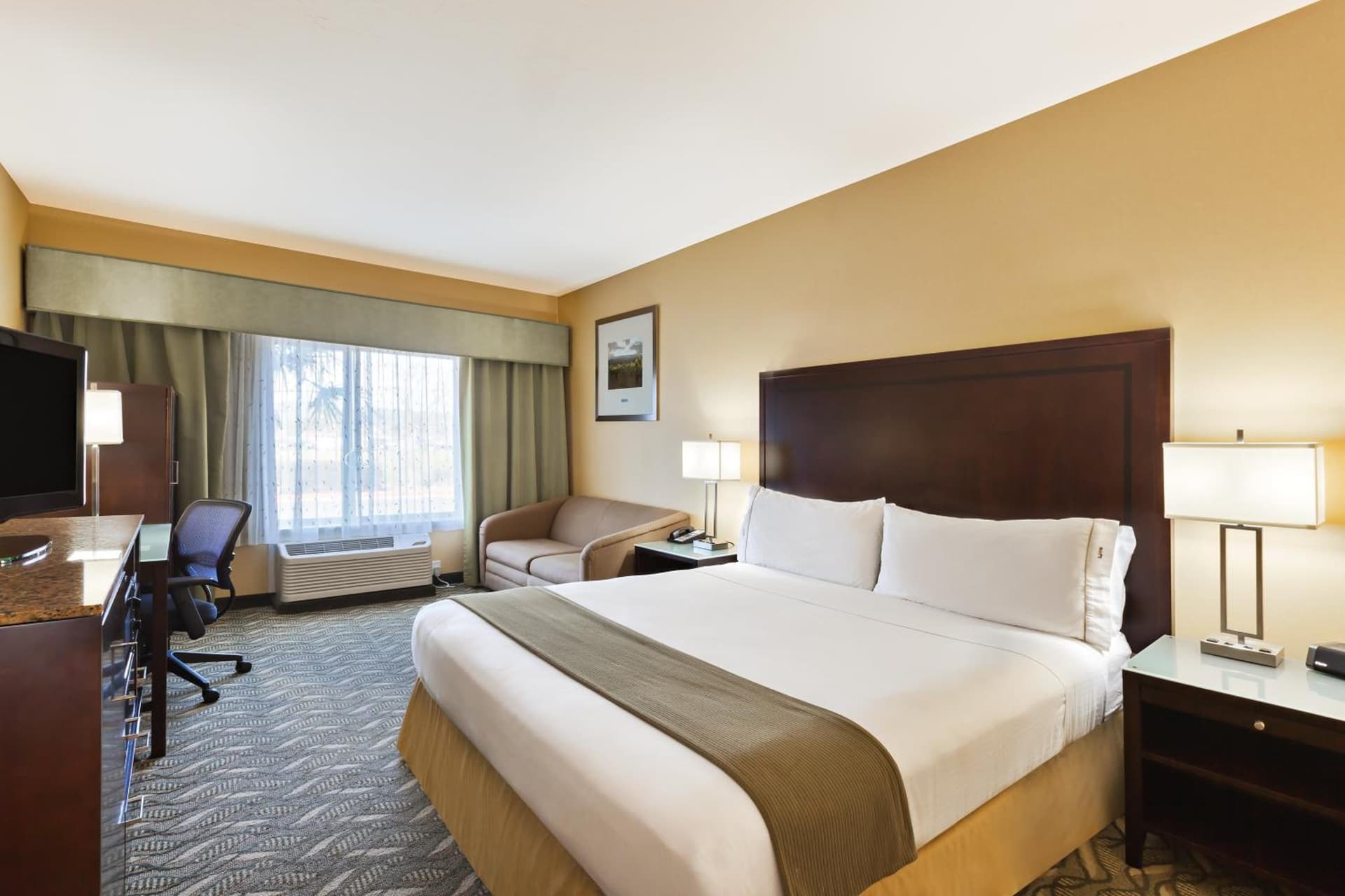 Holiday Inn Express Hotel & Suites San Jose-Morgan Hill by IHG gallery photo in Morgan Hill, CA — image 9