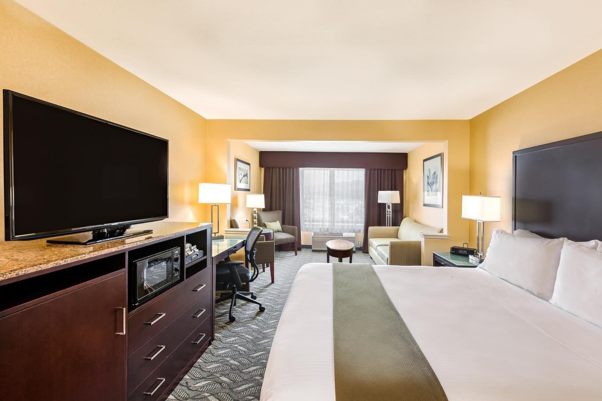 Holiday Inn Express Hotel & Suites San Jose-Morgan Hill by IHG gallery photo in Morgan Hill, CA — image 45