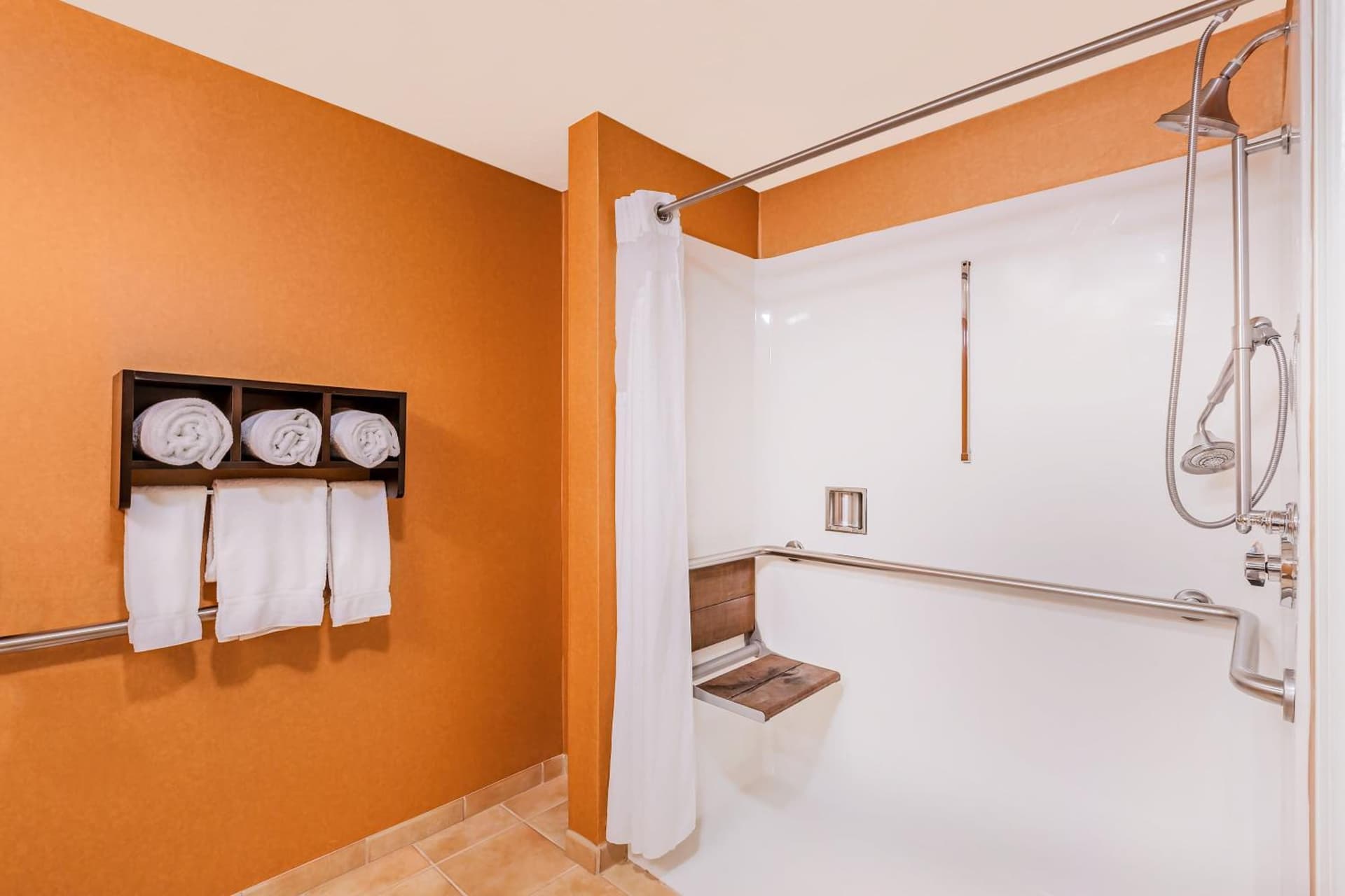 Holiday Inn Express Hotel & Suites San Jose-Morgan Hill by IHG gallery photo in Morgan Hill, CA — image 26