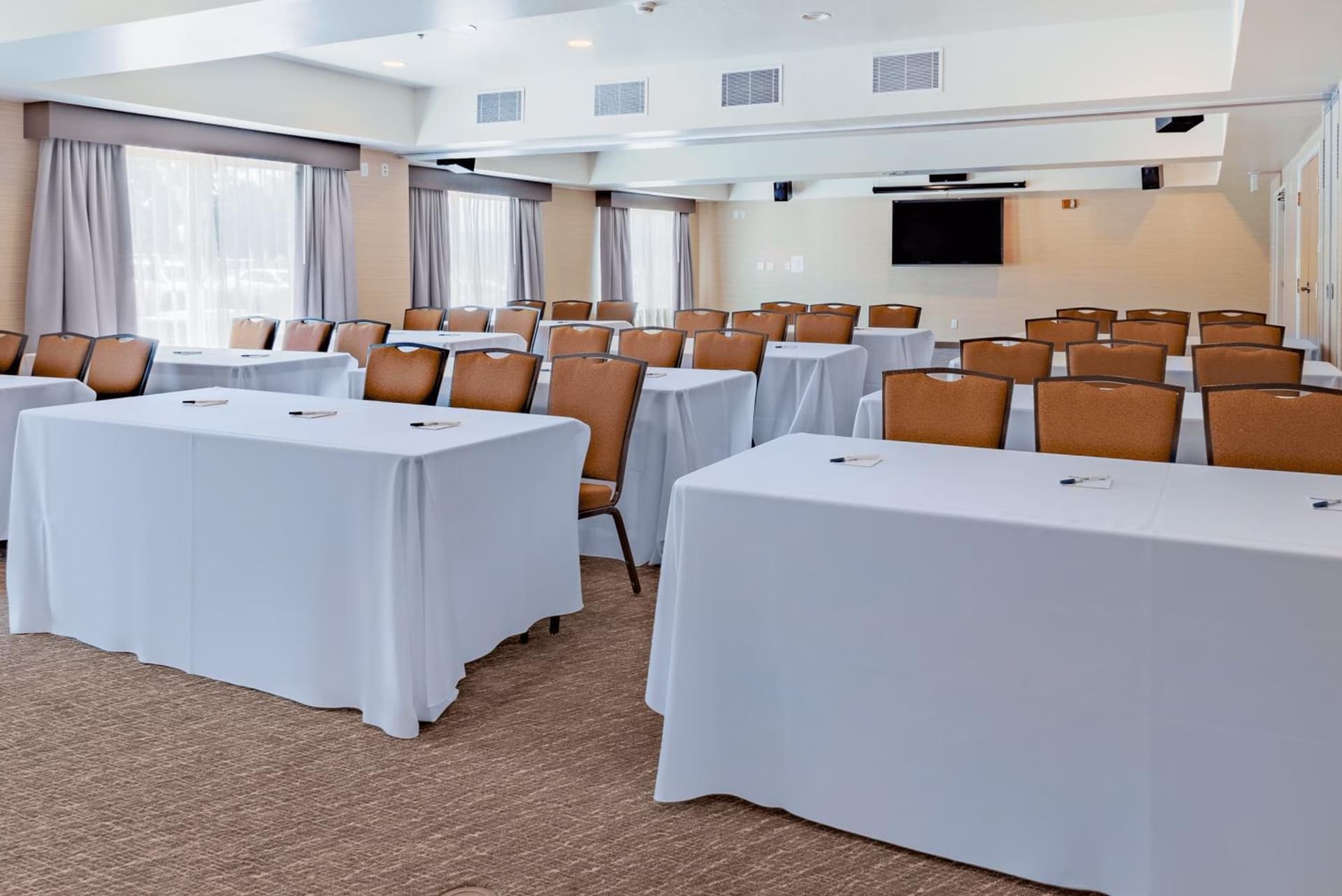 Holiday Inn Express Hotel & Suites San Jose-Morgan Hill by IHG gallery photo in Morgan Hill, CA — image 12