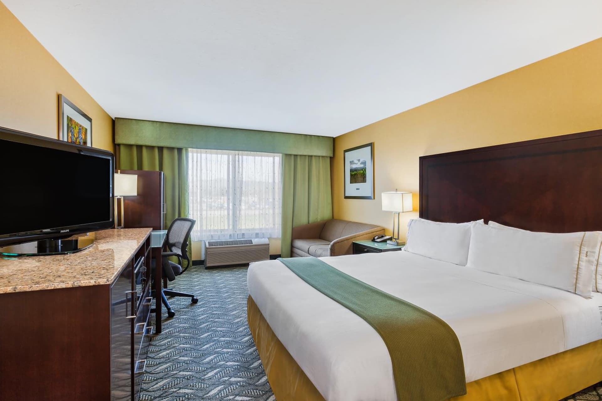 Holiday Inn Express Hotel & Suites San Jose-Morgan Hill by IHG gallery photo in Morgan Hill, CA — image 4