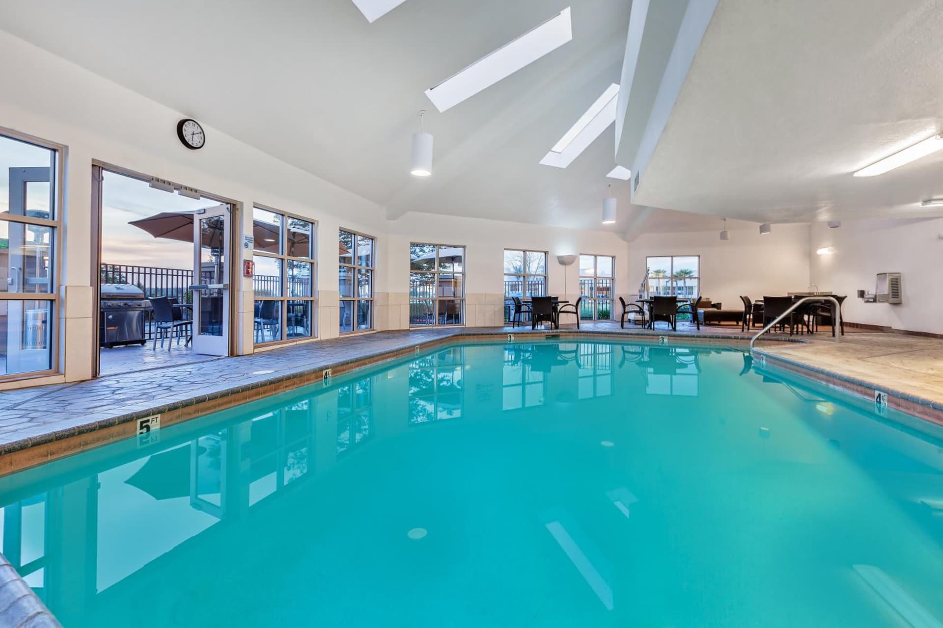 Holiday Inn Express Hotel & Suites San Jose-Morgan Hill by IHG gallery photo in Morgan Hill, CA — image 47