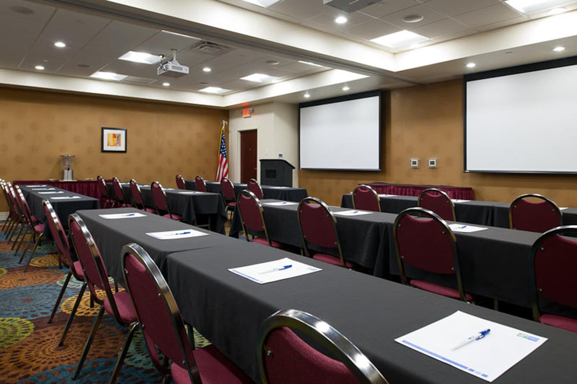 Holiday Inn Express Pittsburgh West - Greentree by IHG gallery photo in Pittsburgh, PA — image 5