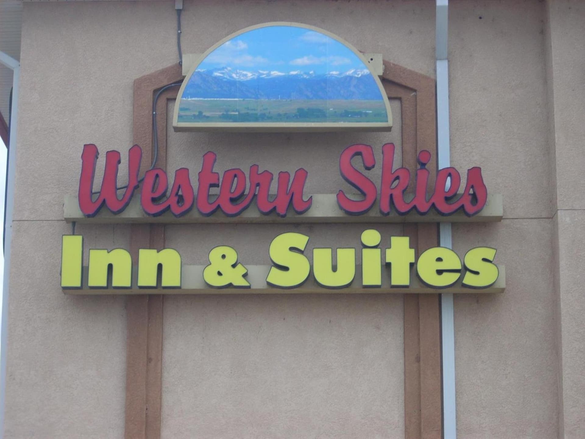 Western Skies Inn & Suites interior in Los Lunas, NM — gallery photo 2