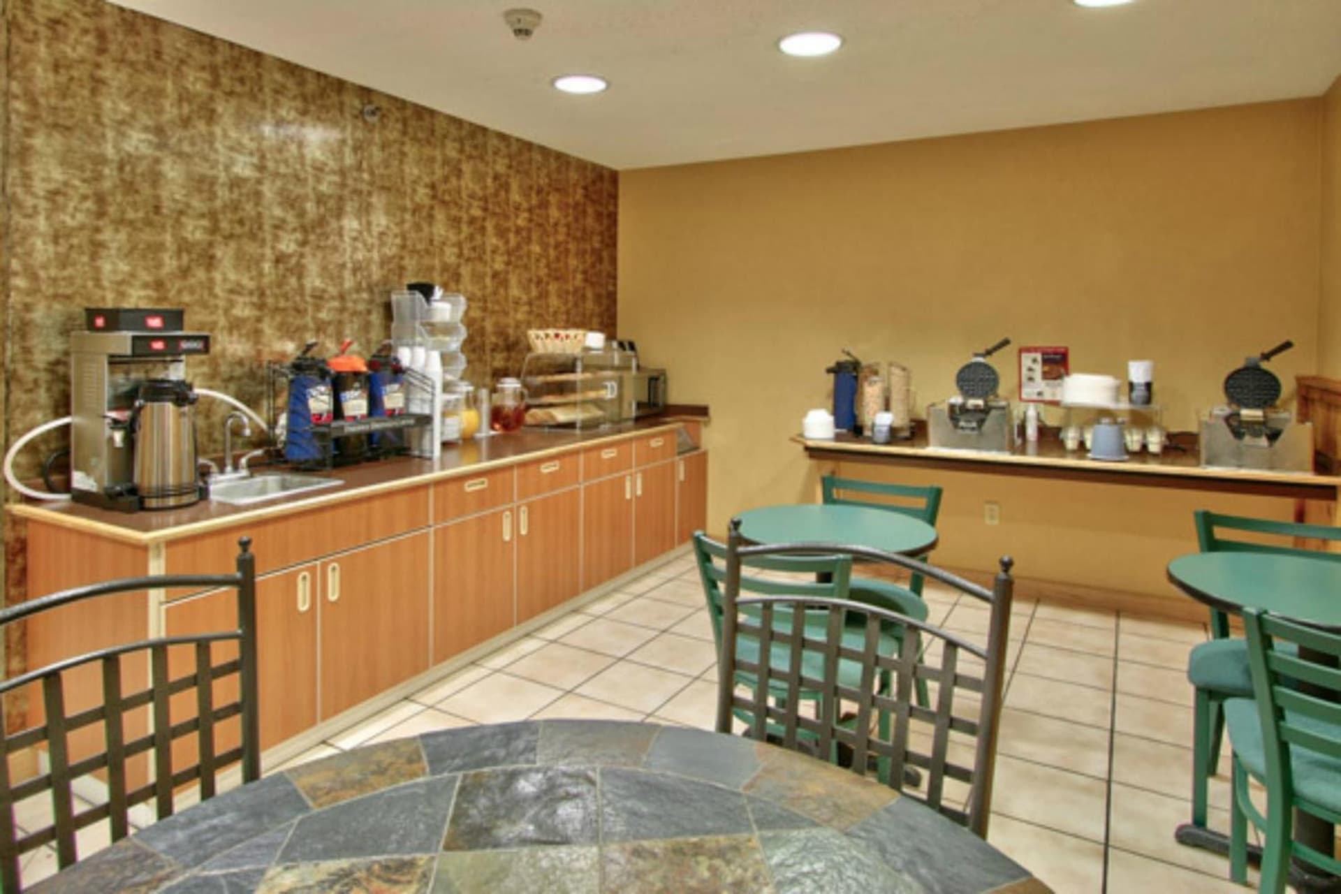 Western Skies Inn & Suites property views in Los Lunas, NM — gallery photo 3