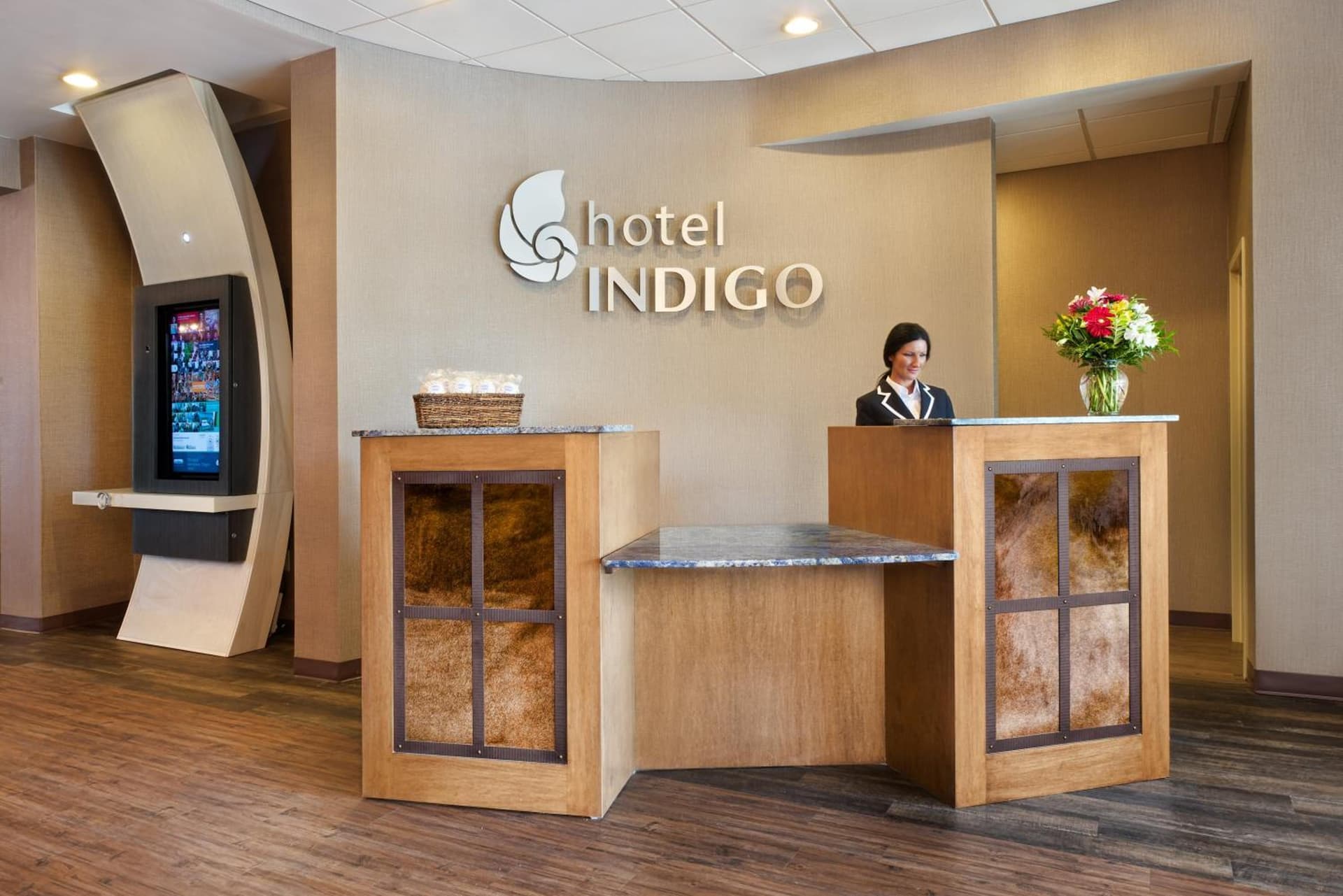 Hotel Indigo Cleveland Beachwood by IHG interior in Beachwood, OH — gallery photo 2