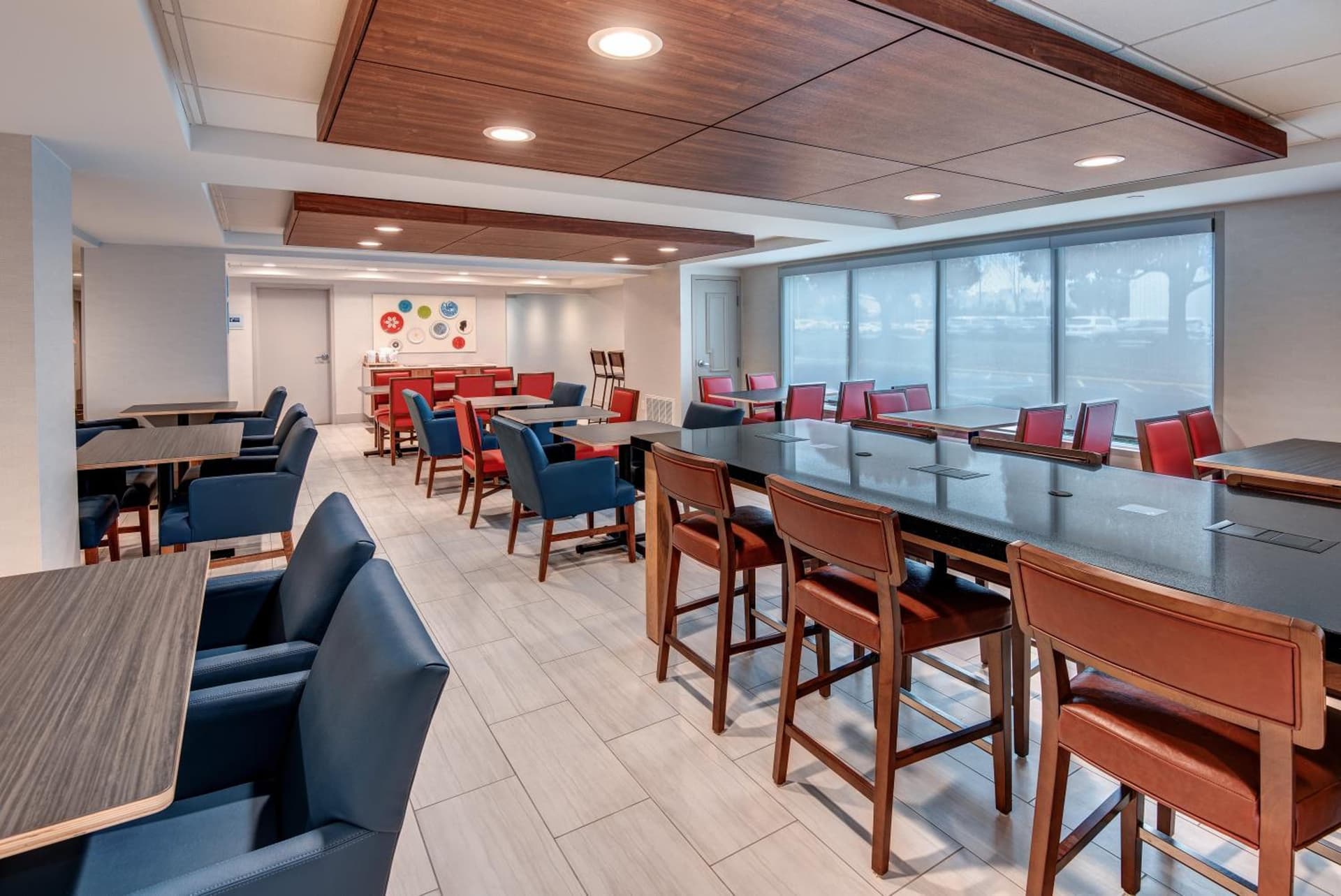 Holiday Inn Express & Suites West Long Branch - Eatontown by IHG gallery photo in West Long Branch, NJ — image 4