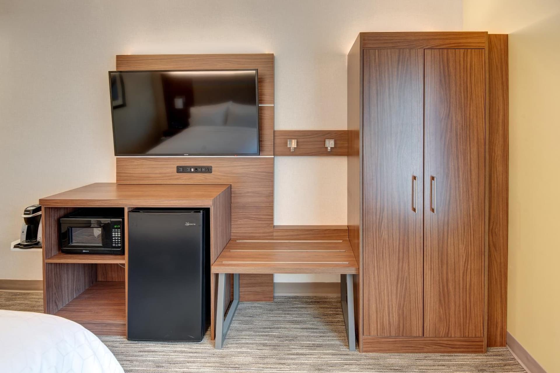 Holiday Inn Express & Suites West Long Branch - Eatontown by IHG gallery photo in West Long Branch, NJ — image 18