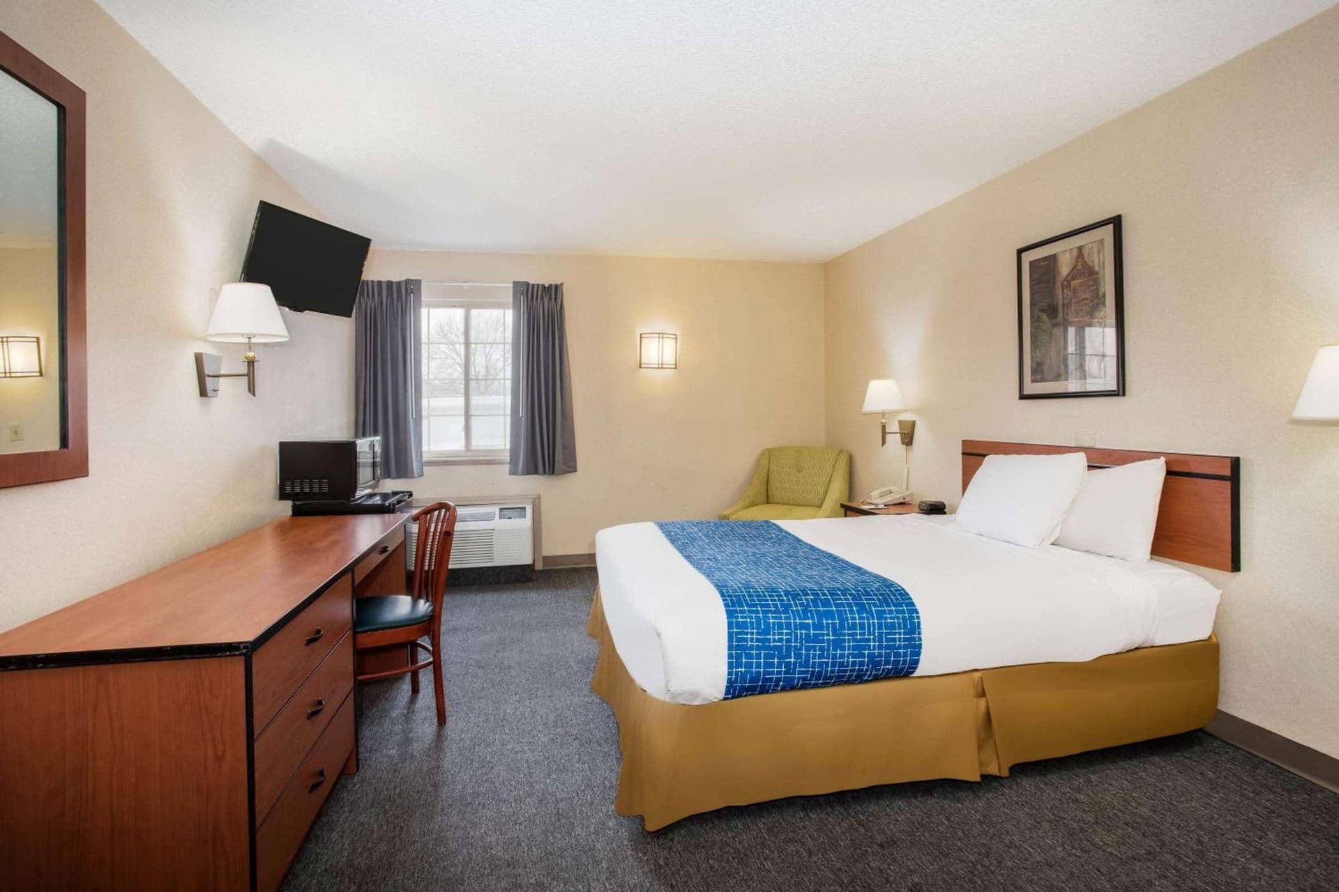 Travelodge by Wyndham Colorado Springs Airport - Peterson SFB gallery photo in Colorado Springs, CO — image 20