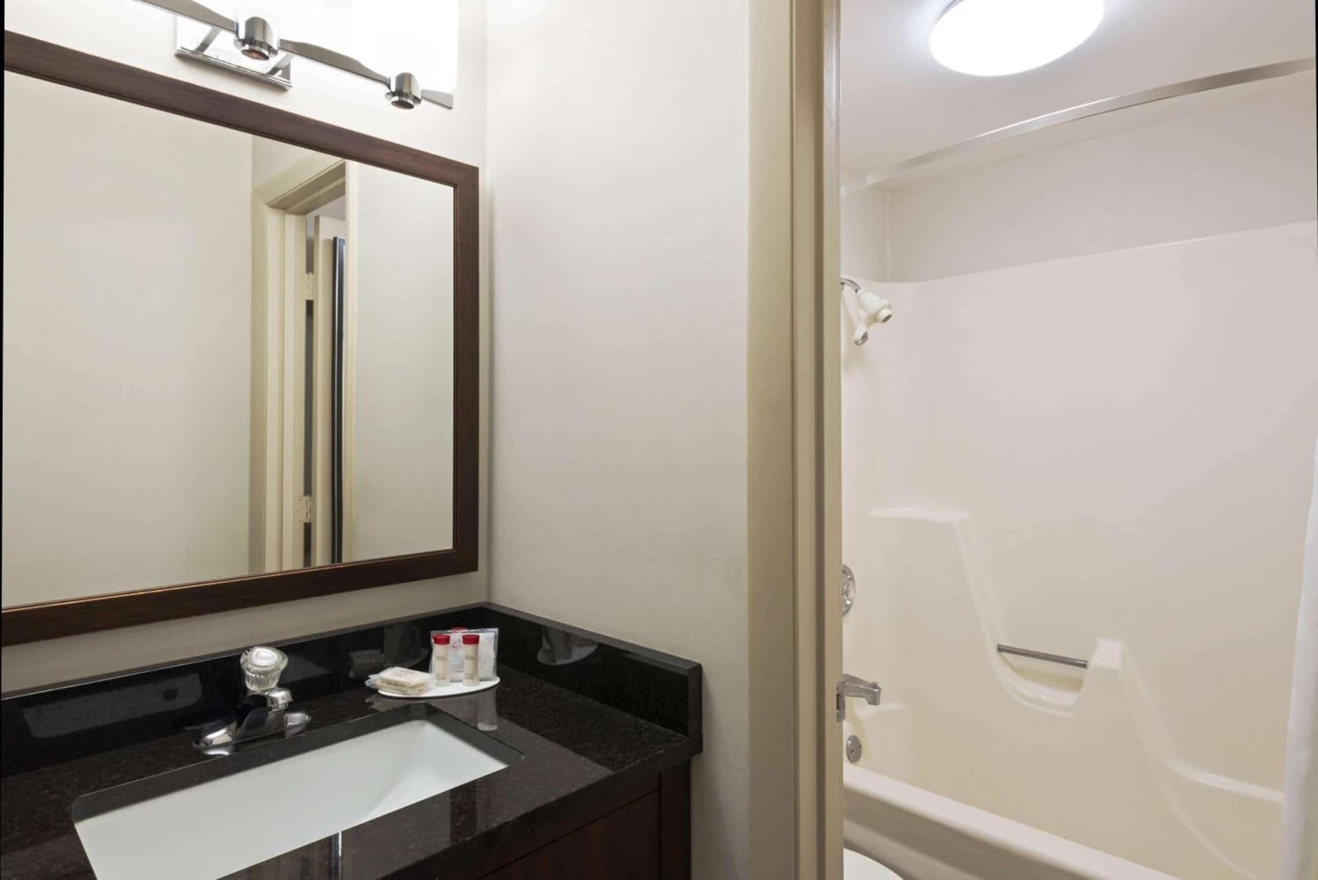 Ramada by Wyndham Boston gallery photo in Boston, MA — image 33