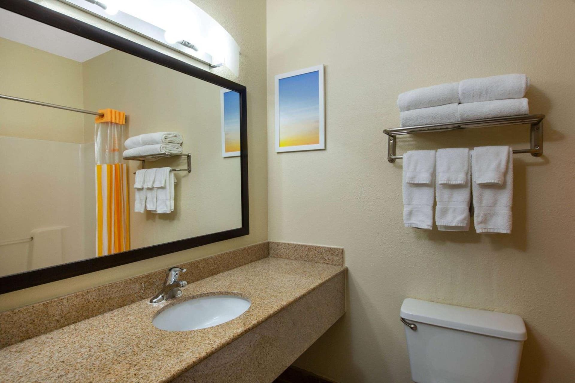 La Quinta Inn by Wyndham Lincoln, Nebraska gallery photo in Lincoln, NE — image 31