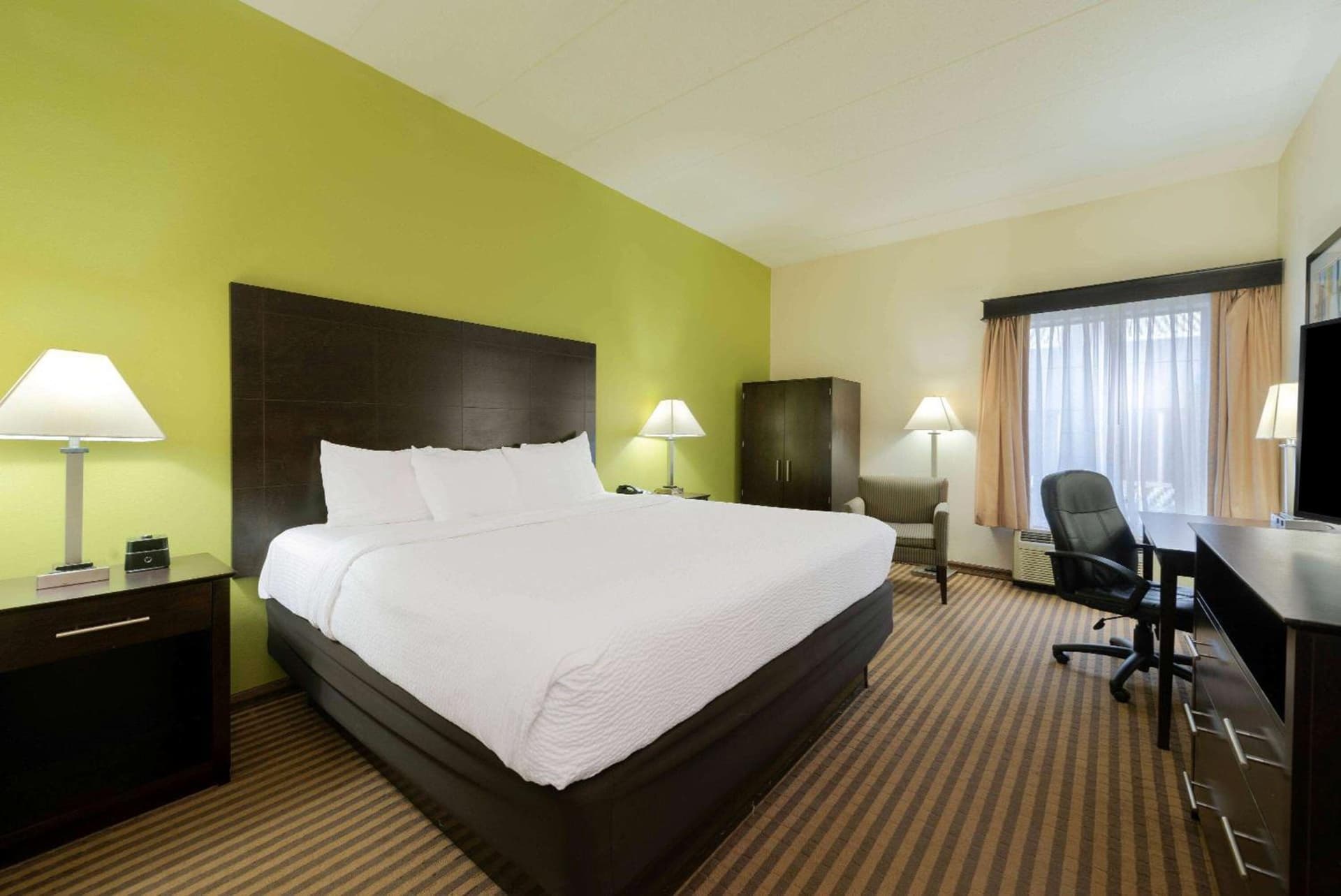 La Quinta by Wyndham Columbus - Grove City gallery photo in Grove City, OH — image 25