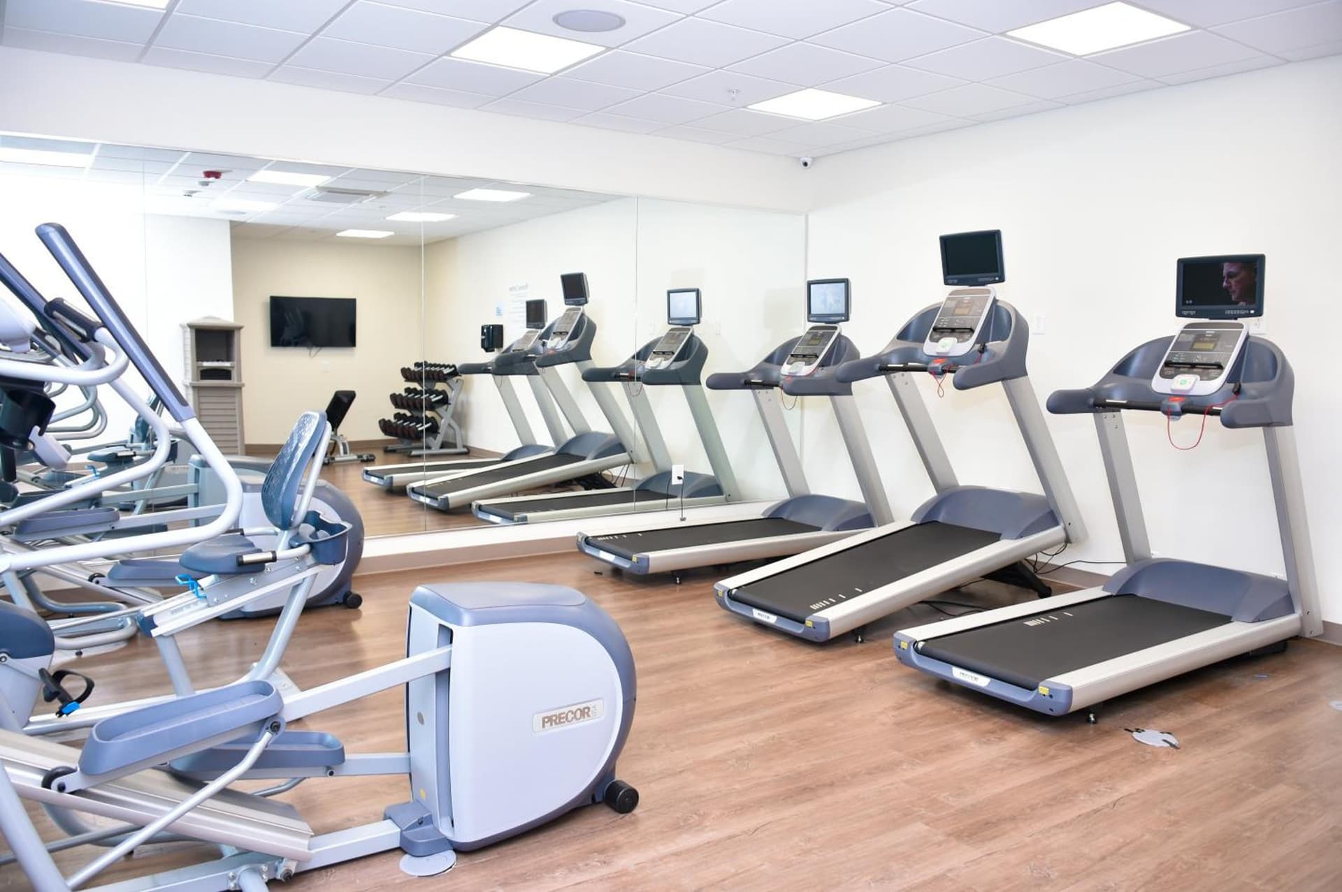 Holiday Inn Express & Suites - Bensenville - O'Hare by IHG gallery photo in Bensenville, IL — image 5