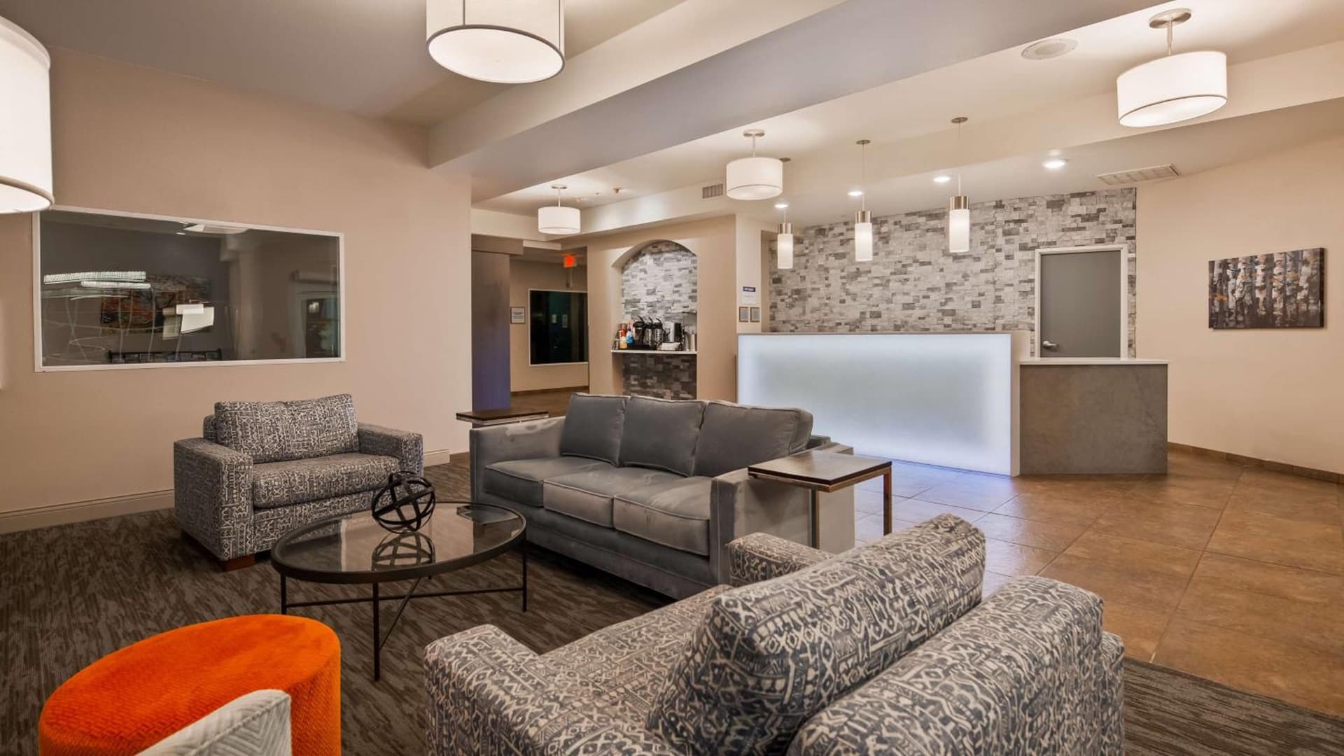 Best Western Crater Lake Highway White City/Medford interior in White City, OR — gallery photo 2