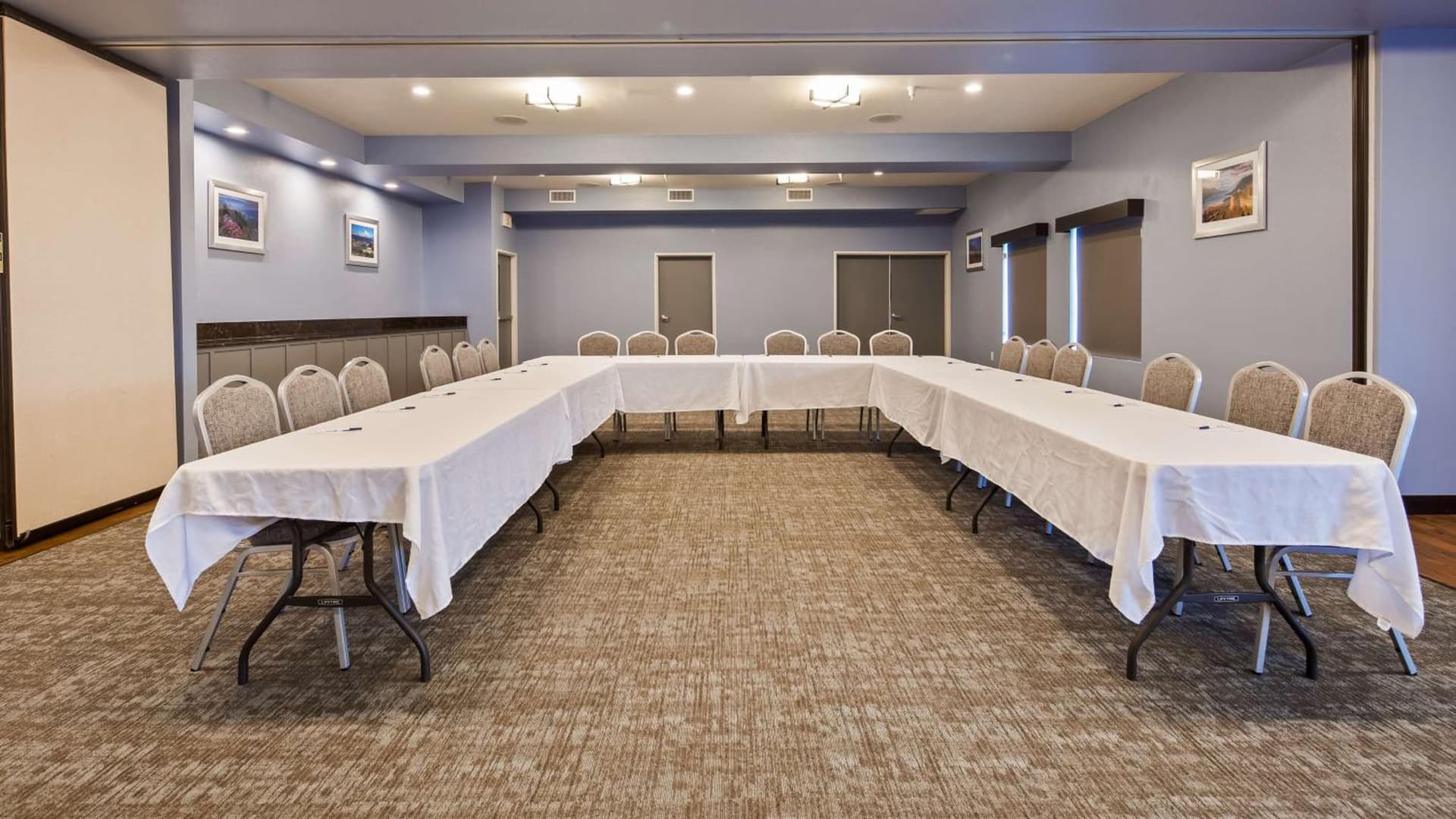 Best Western Crater Lake Highway White City/Medford interior in White City, OR — gallery photo 2