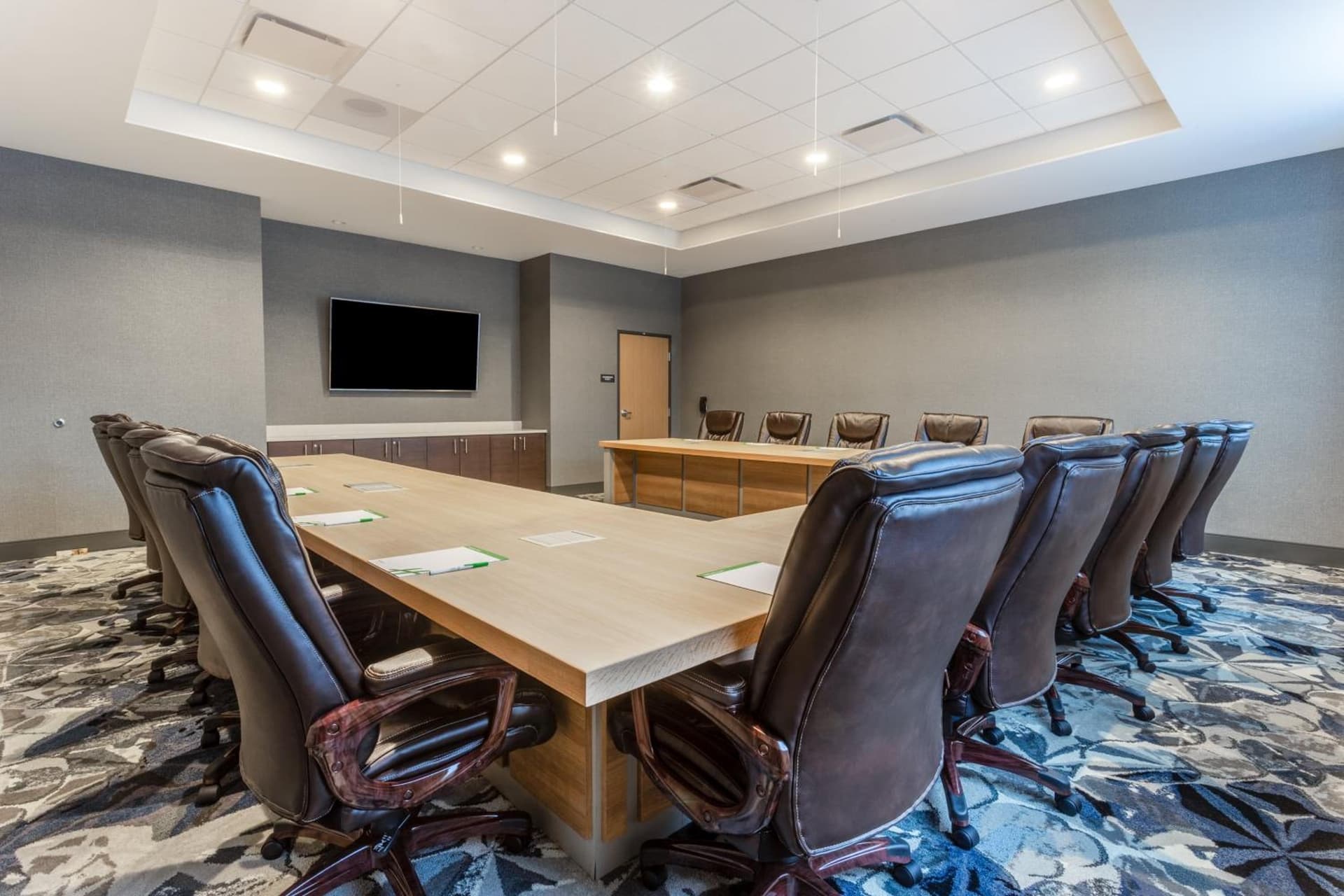 Holiday Inn & Suites Cedar Falls-Waterloo Event Ctr by IHG gallery photo in Cedar Falls, IA — image 58