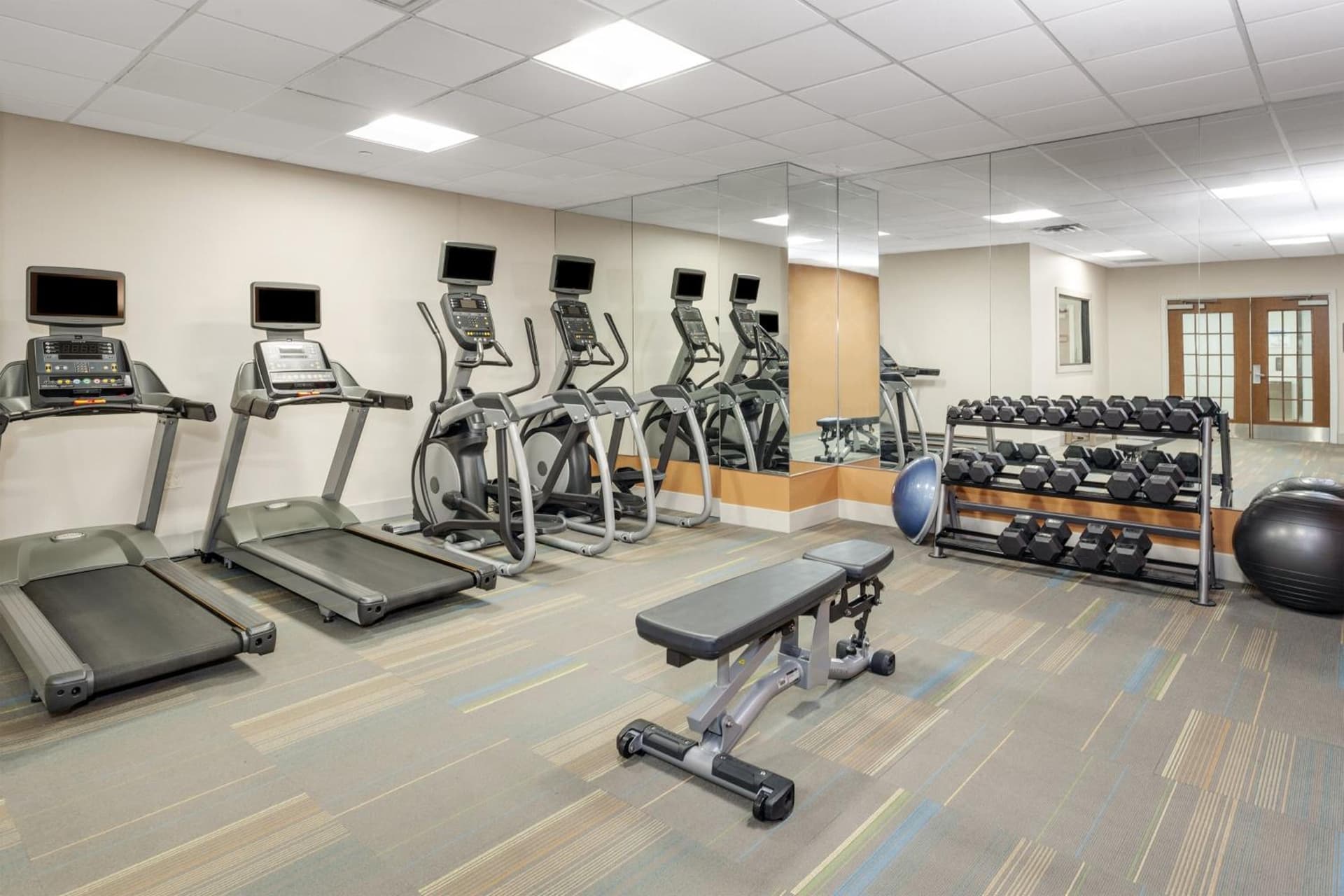 Holiday Inn Express & Suites Riverhead - Long Island by IHG property views in Riverhead, NY — gallery photo 3