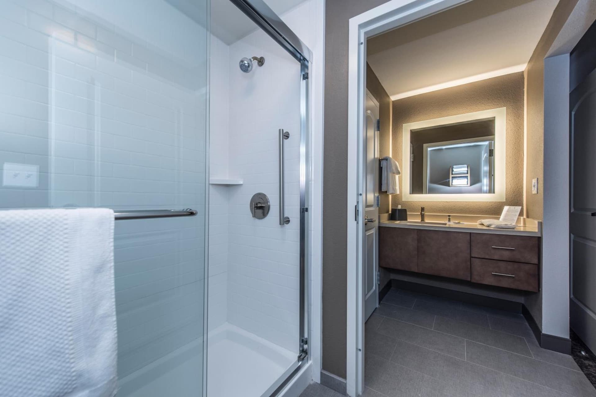 Staybridge Suites Charleston - Mount Pleasant by IHG gallery photo in Mount Pleasant, SC — image 9