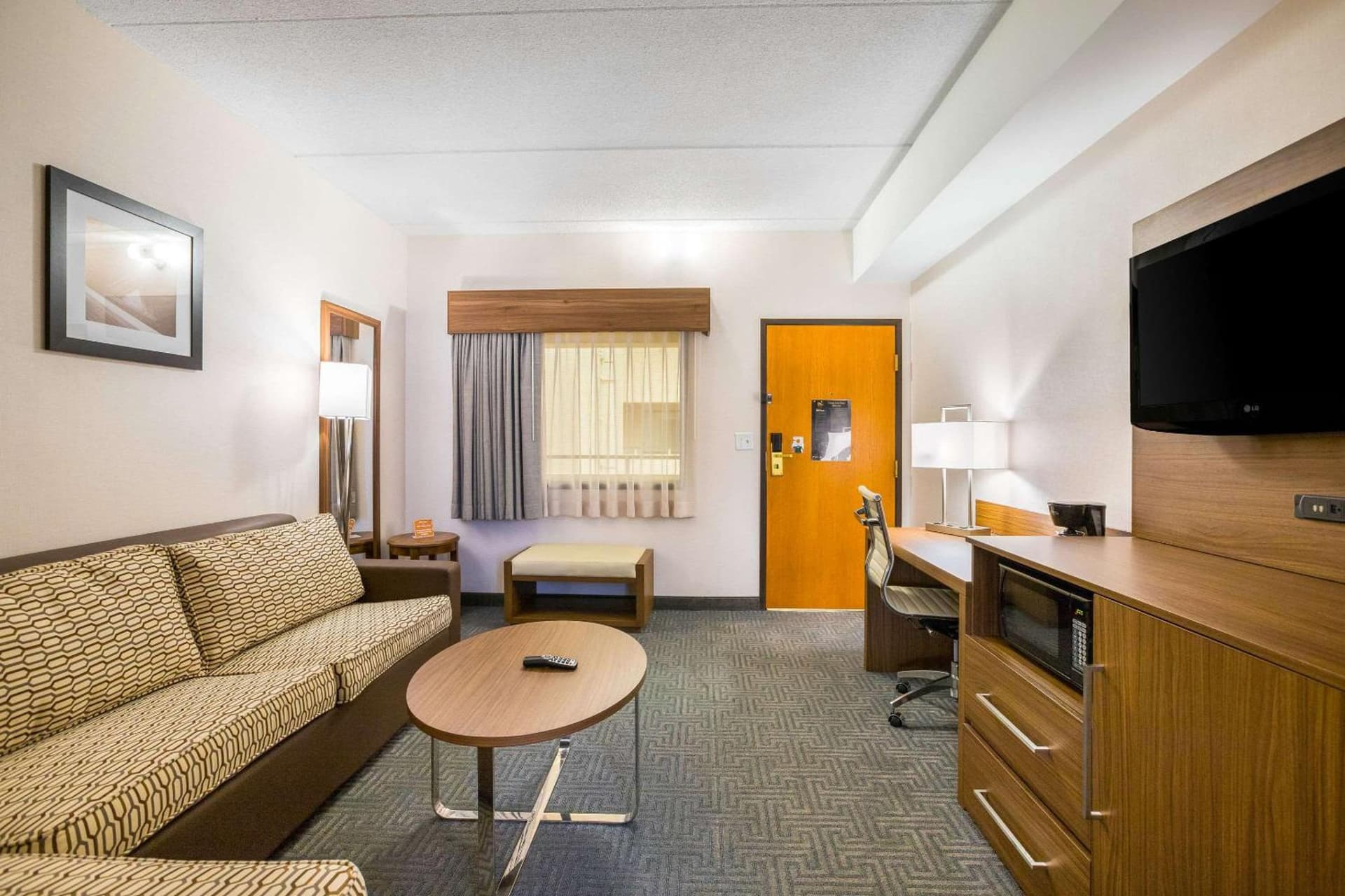 Quality Suites Lansing West gallery photo in Lansing, MI — image 38