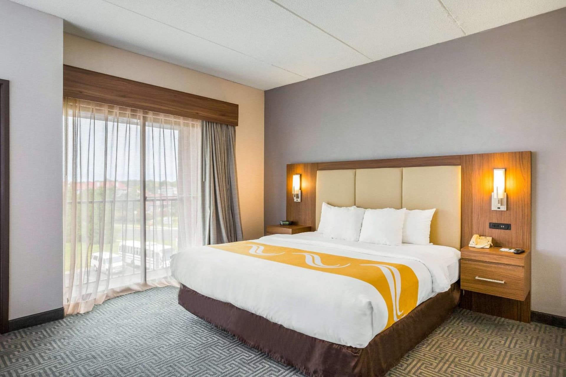 Quality Suites Lansing West gallery photo in Lansing, MI — image 10