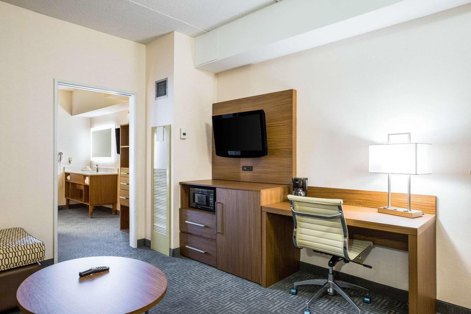 Quality Suites Lansing West gallery photo in Lansing, MI — image 22