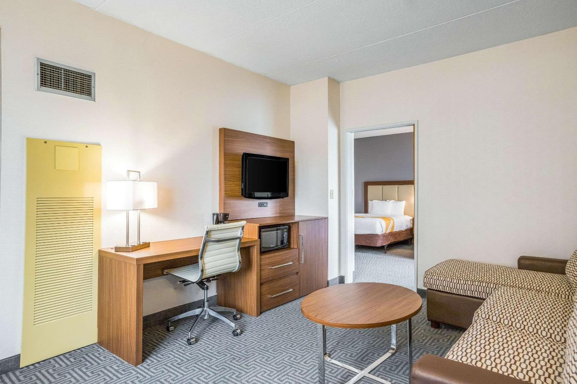 Quality Suites Lansing West gallery photo in Lansing, MI — image 25